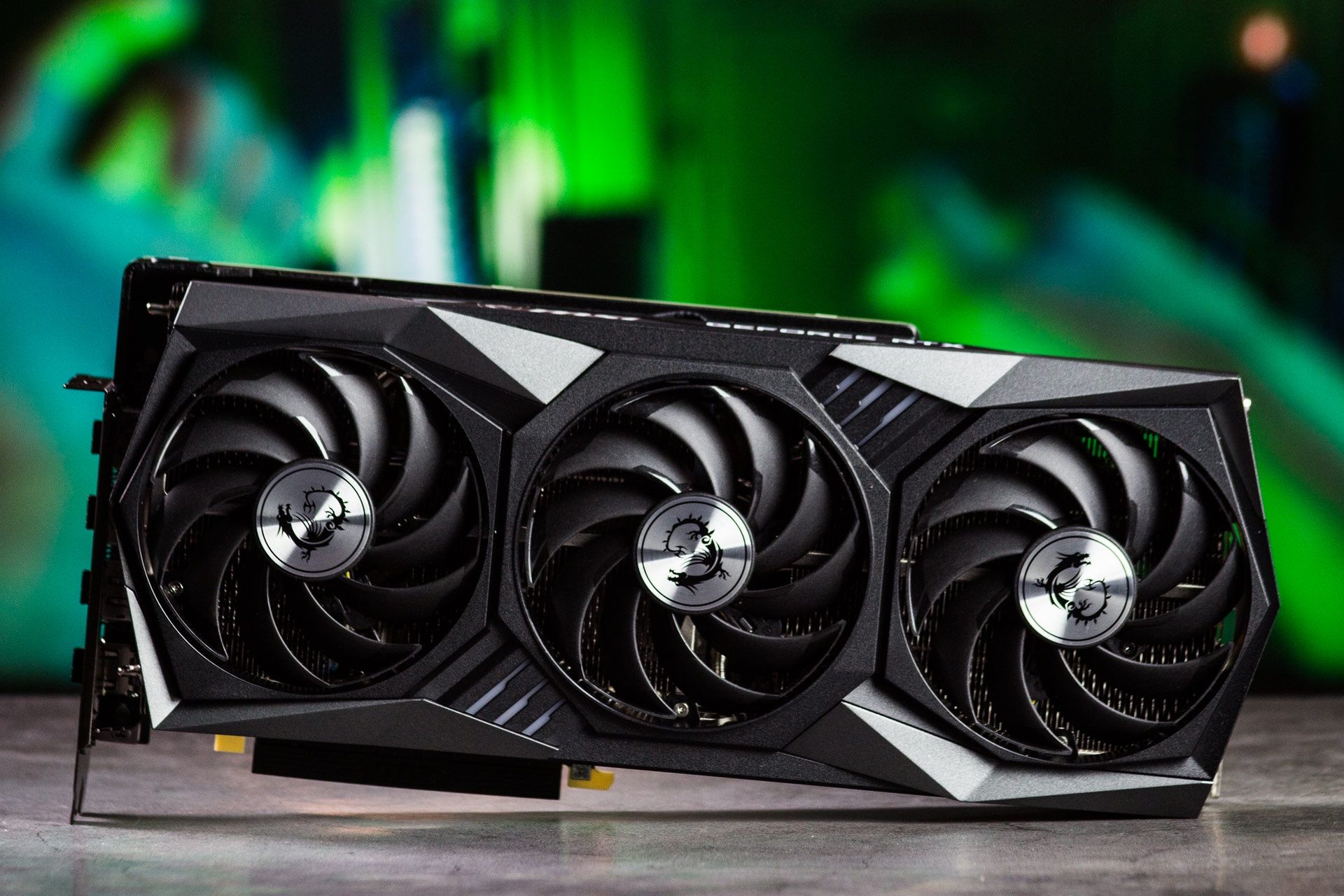 MSI GeForce RTX Gaming X Trio w całej okazałości