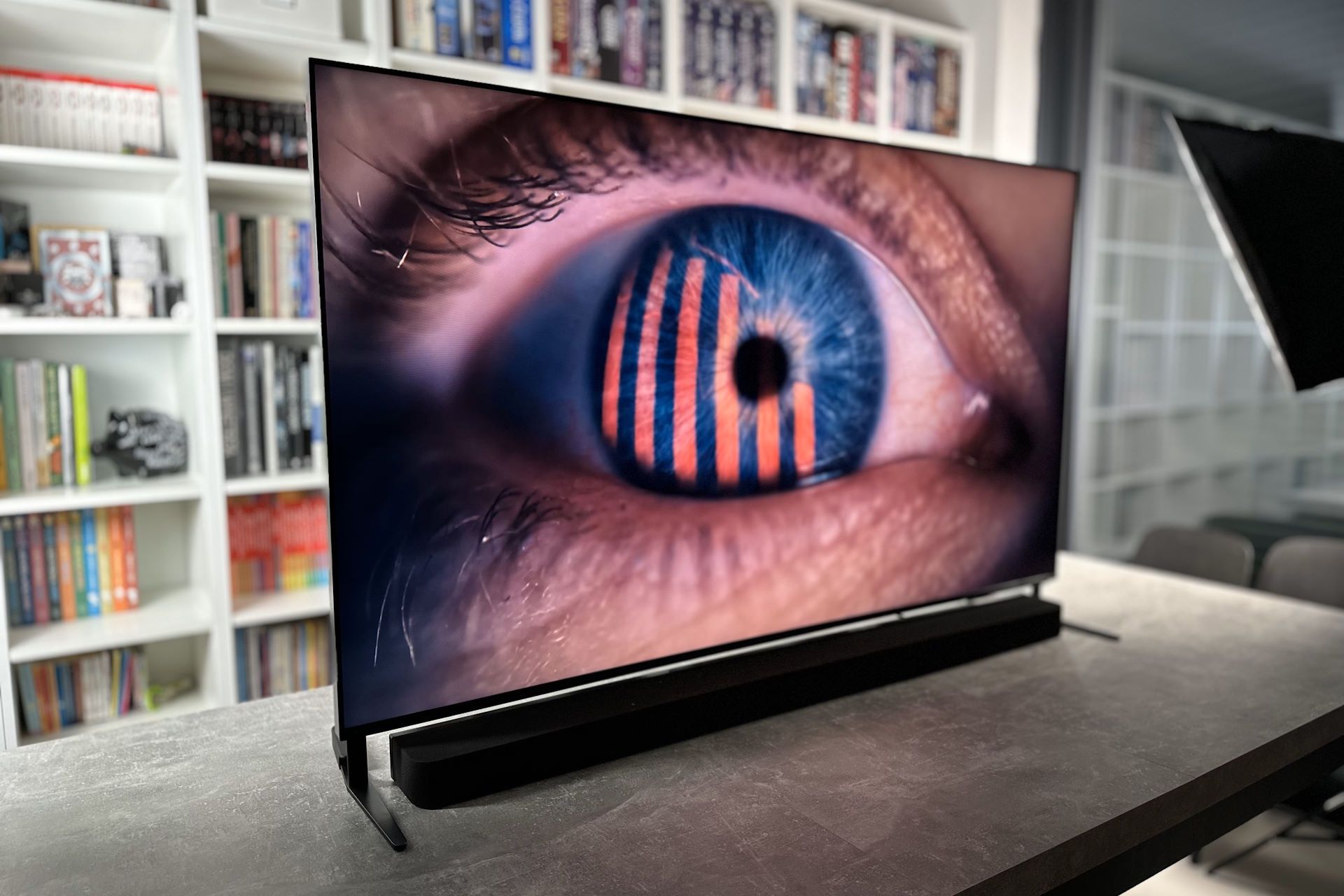 Sony Bravia 9 (65XR90) - lifestyle 1