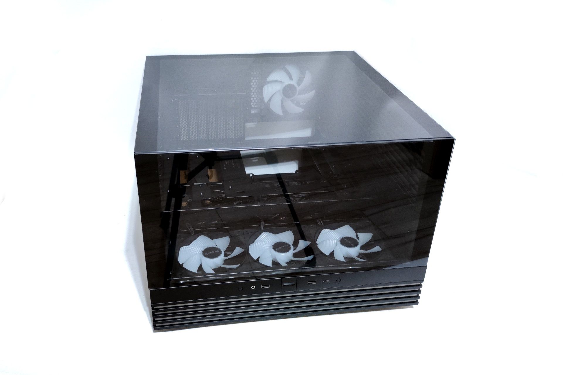 be quiet! Light Base 600 LX