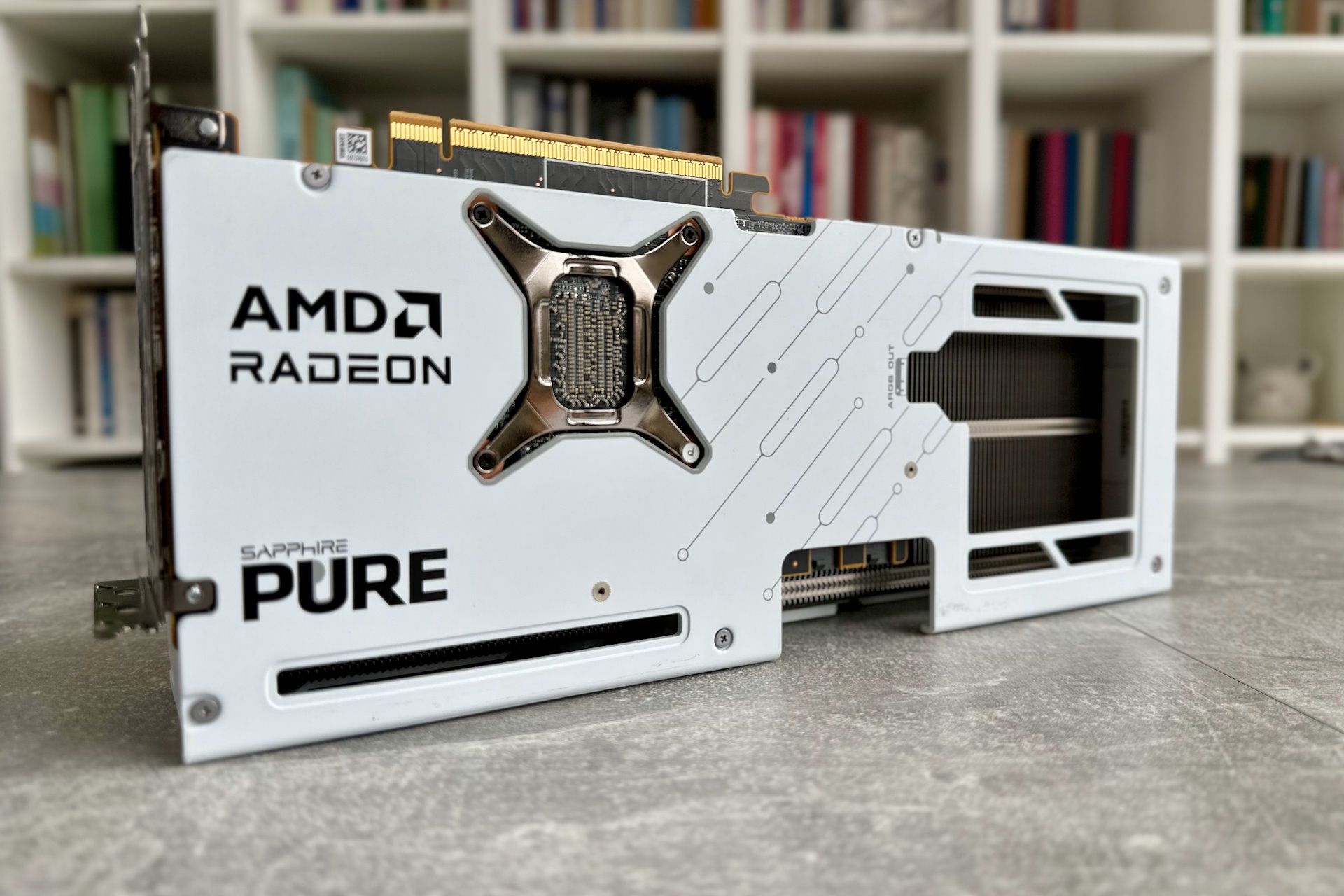 Sapphire Radeon RX 9070 XT - backplate