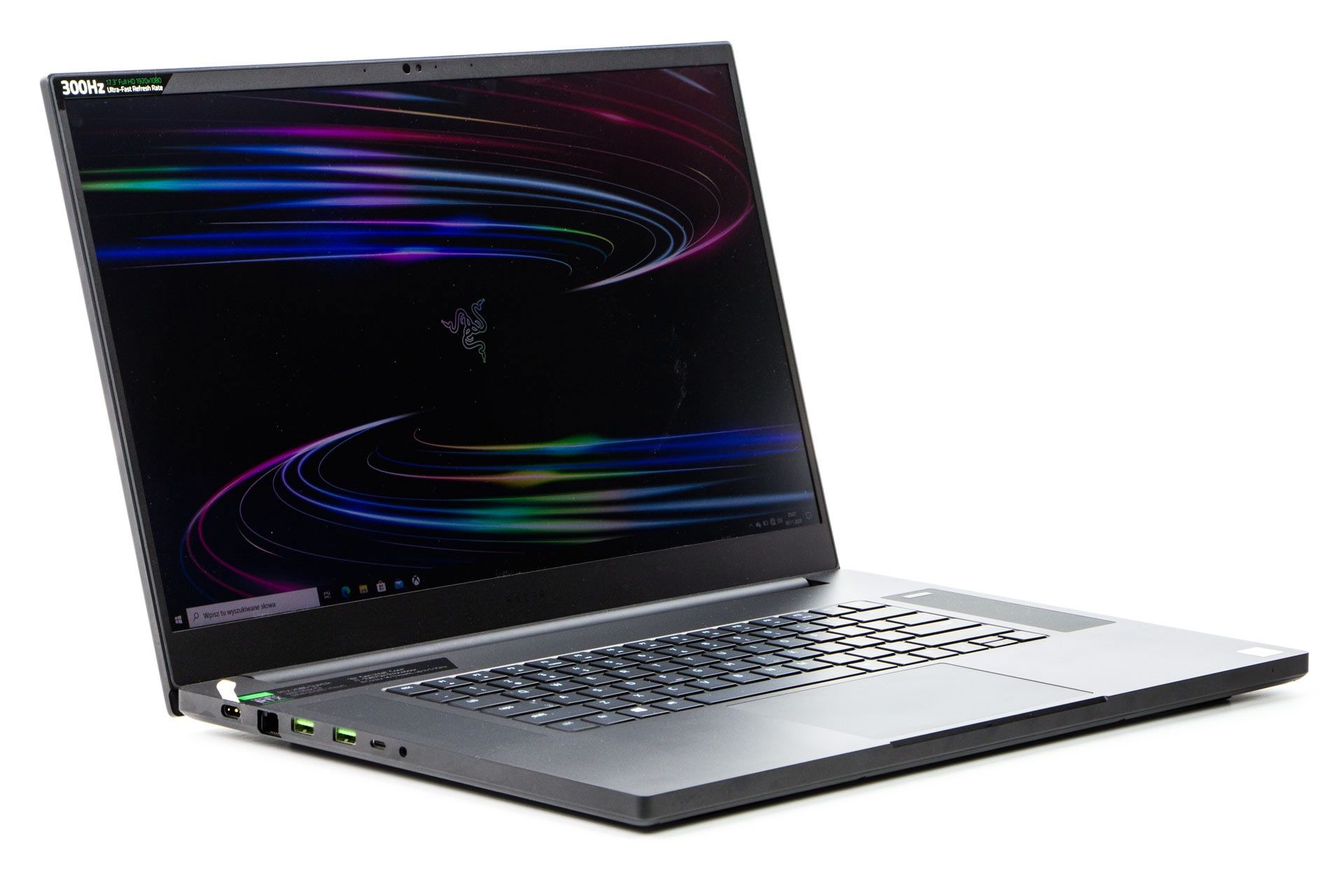 Razer Blade Pro 17 2020 - z profilu