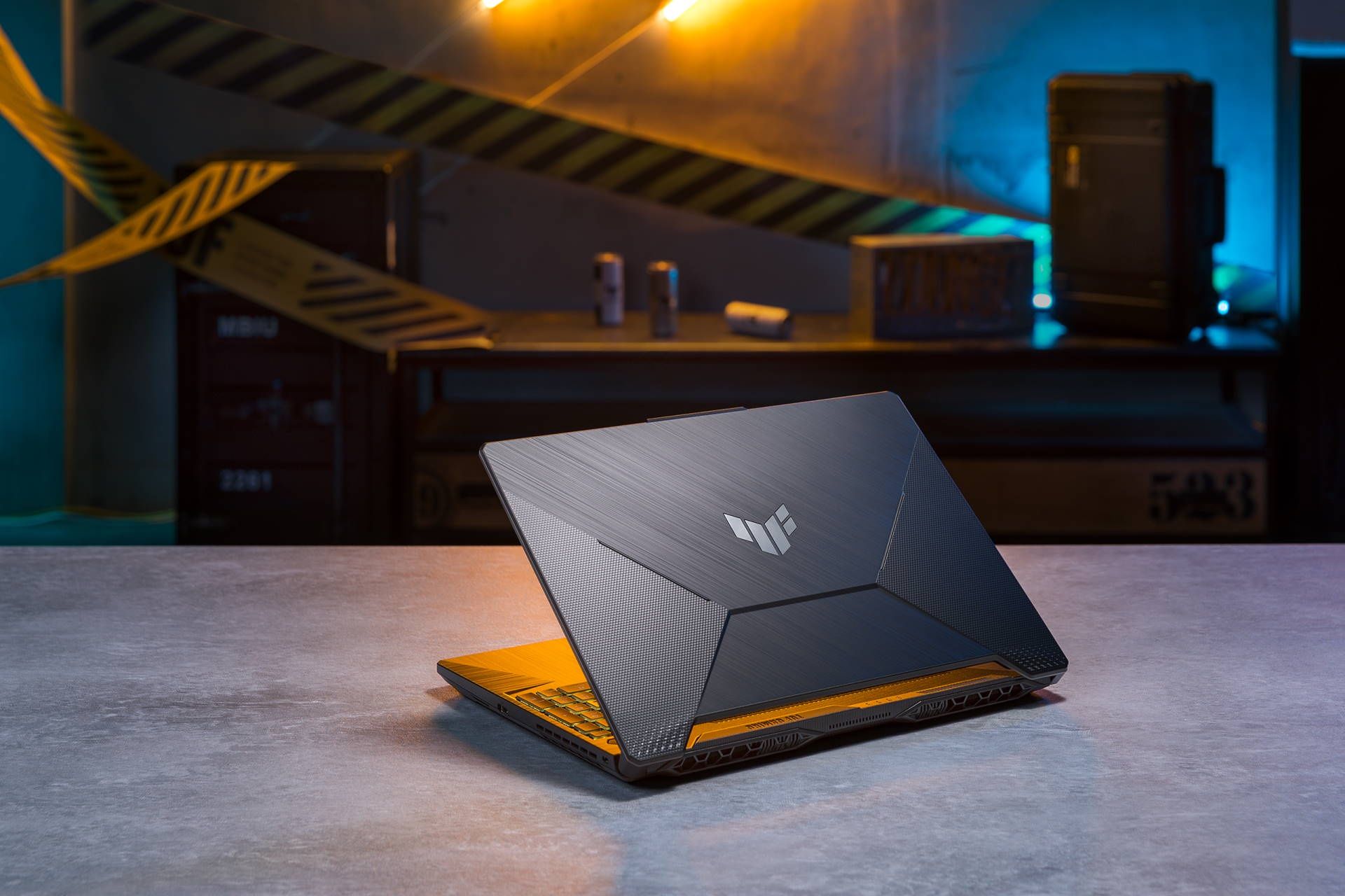 ASUS TUF Gaming F15 - z przodu