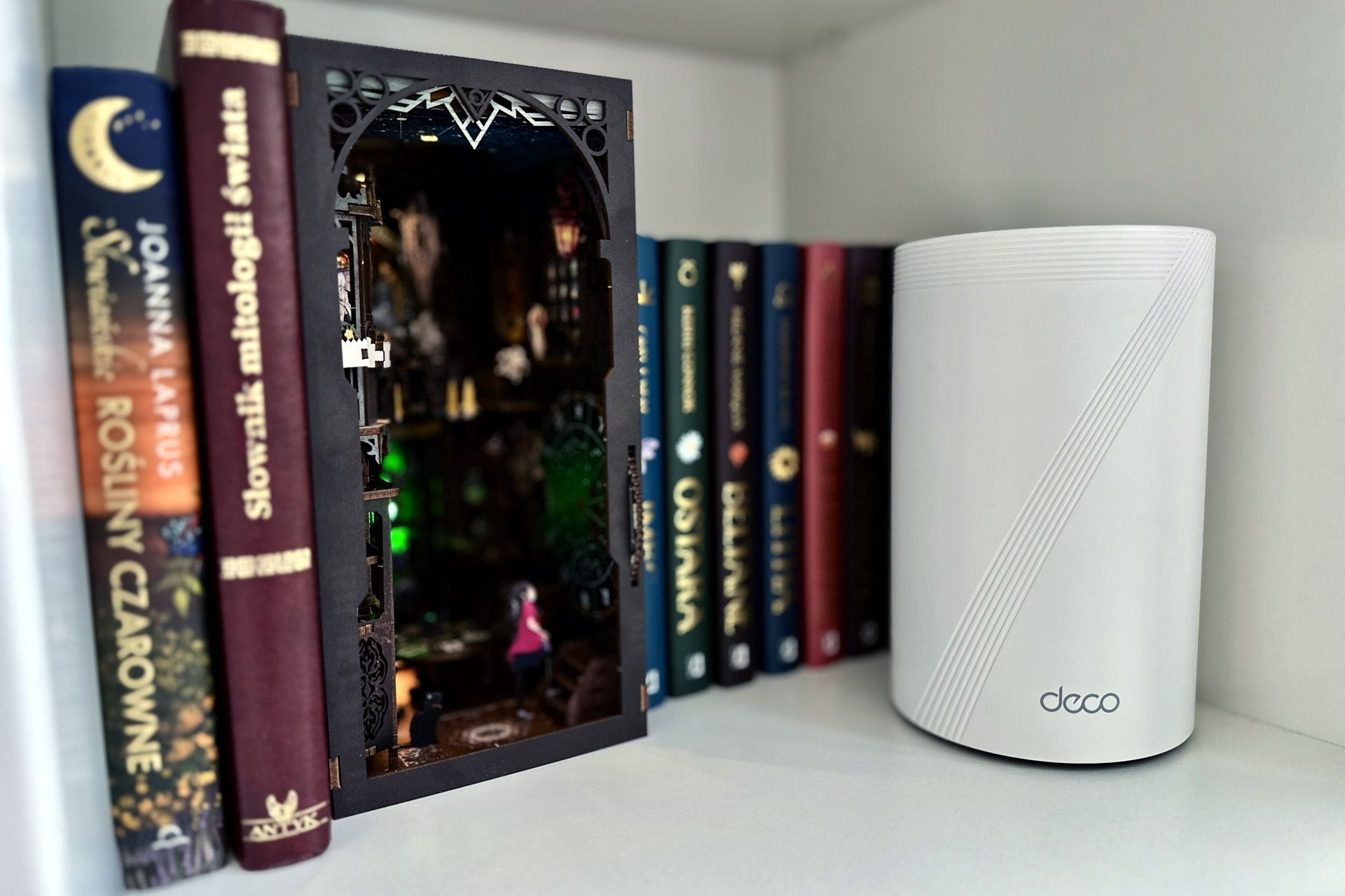 TP-Link Deco BE65 - na regale