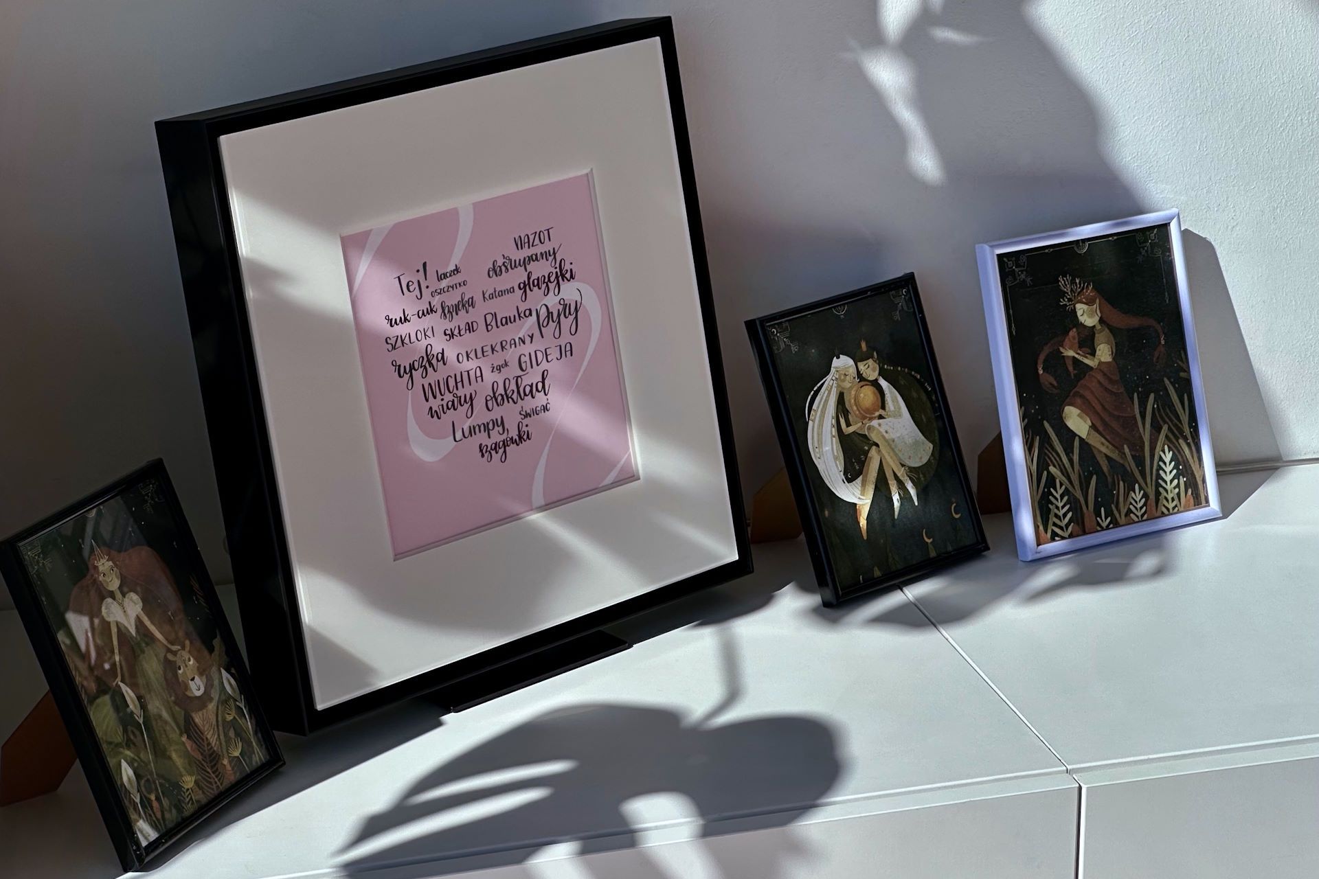 Samsung Music Frame - między obrazkami