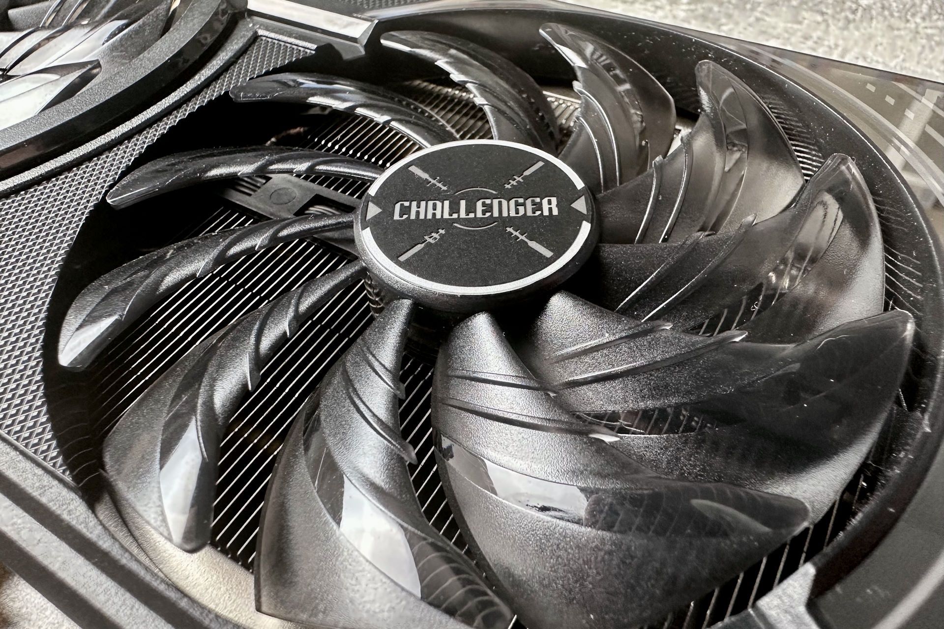 AsRock Arc B570 Challenger 10GB OC - wentylator