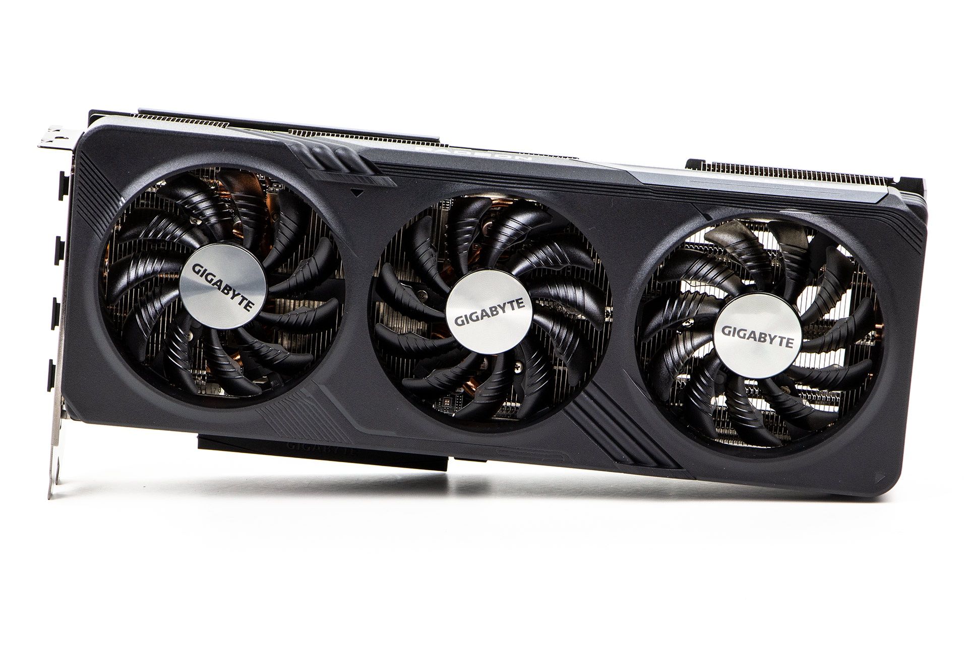 Gigabyte Radeon RX 7600 XT Gaming OC 16GB - z boku