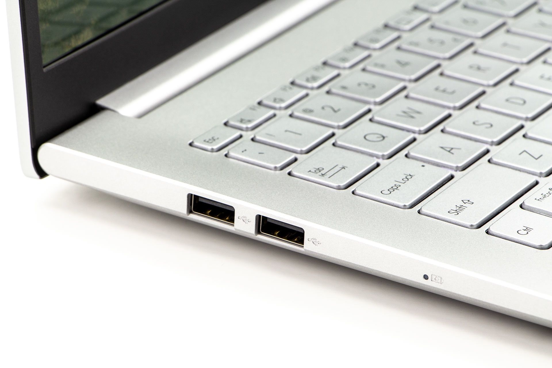 ASUS Vivobook 15 OLED K513 - porty po lewej