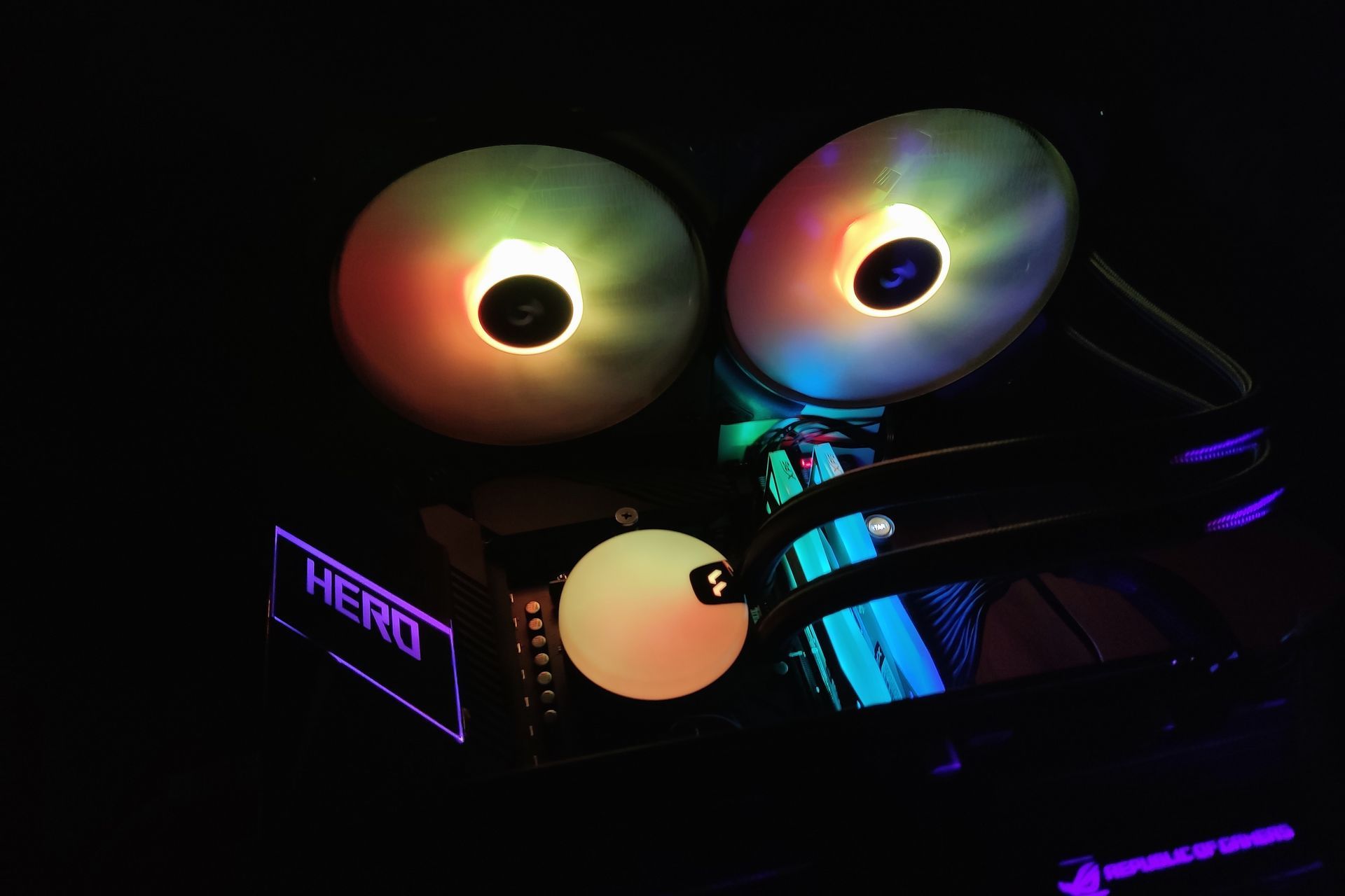 Fractal Design Lumen S28 RGB