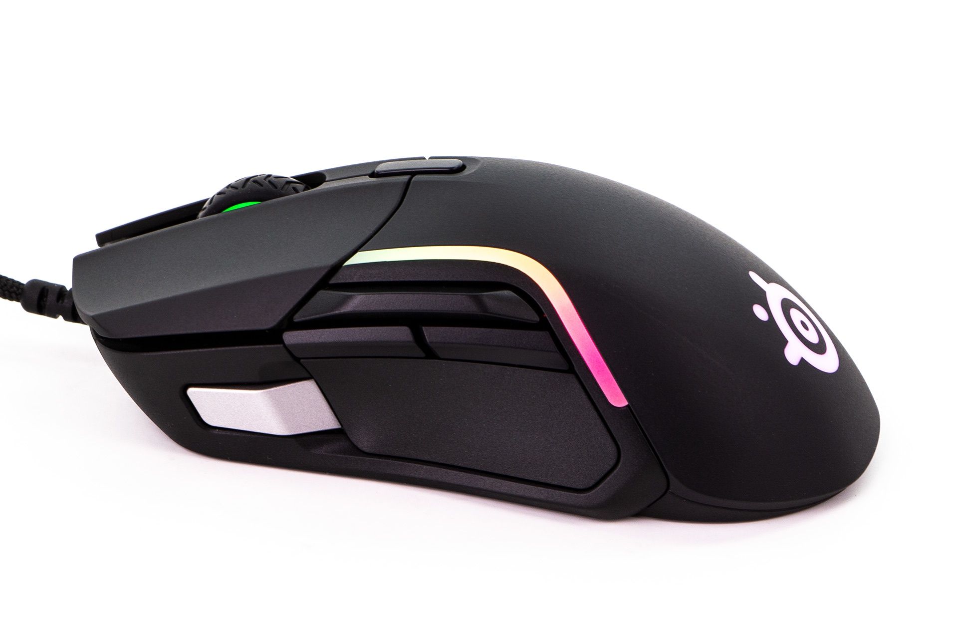 SteelSeries Rival 5 - myszka w włączonym podświetleniem