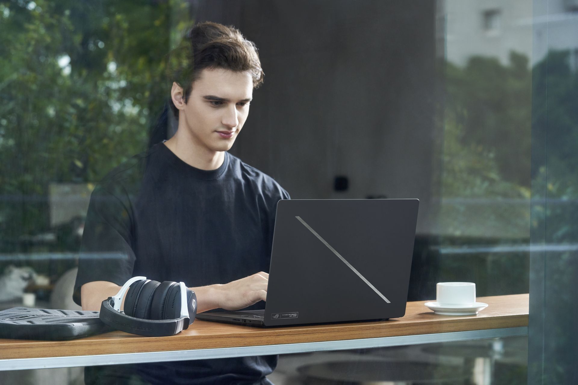 ASUS ROG Zephyrus G16 (2024)