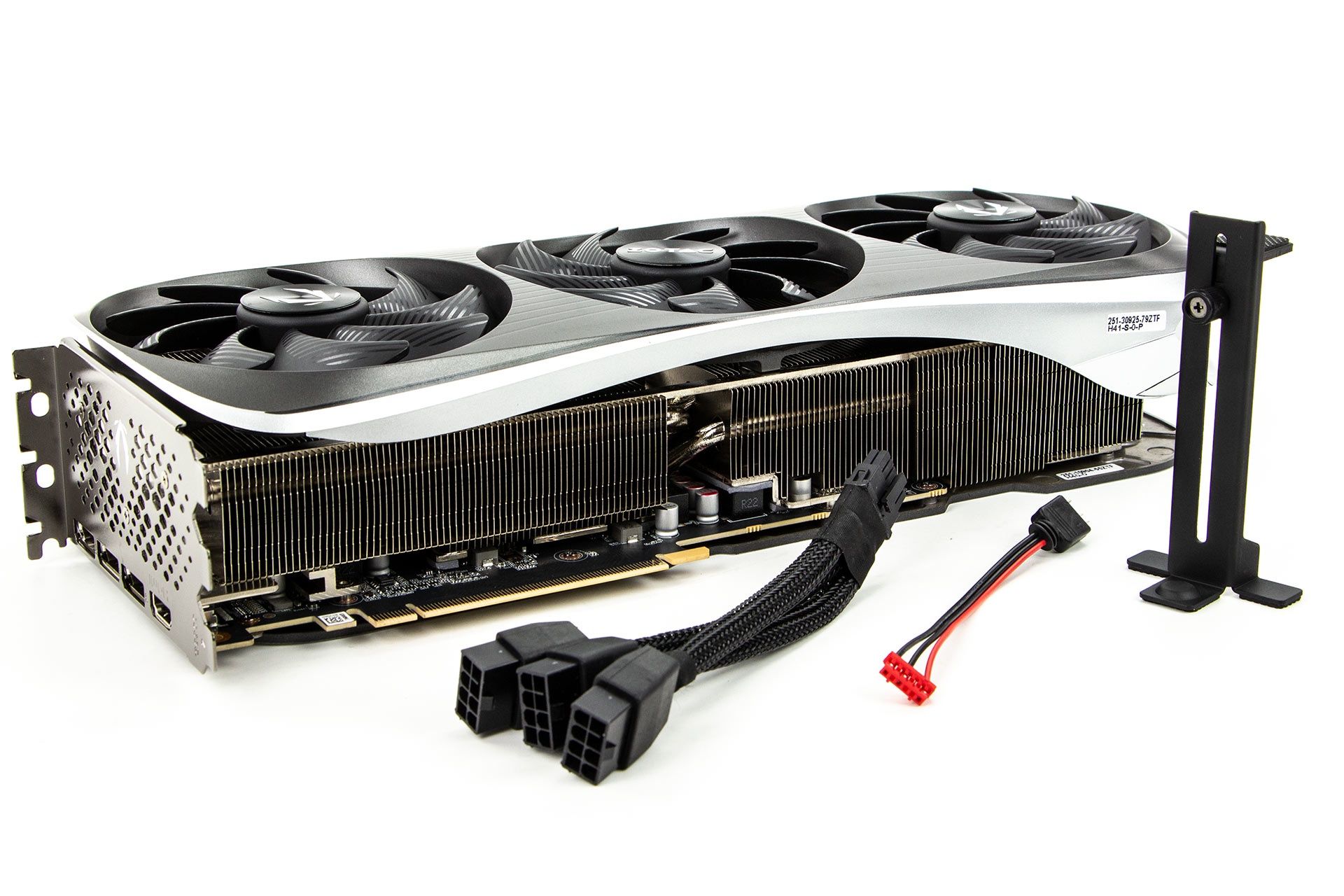 Zotac GeForce RTX 4080 AMP Extreme AIRO - zawartość opakowania