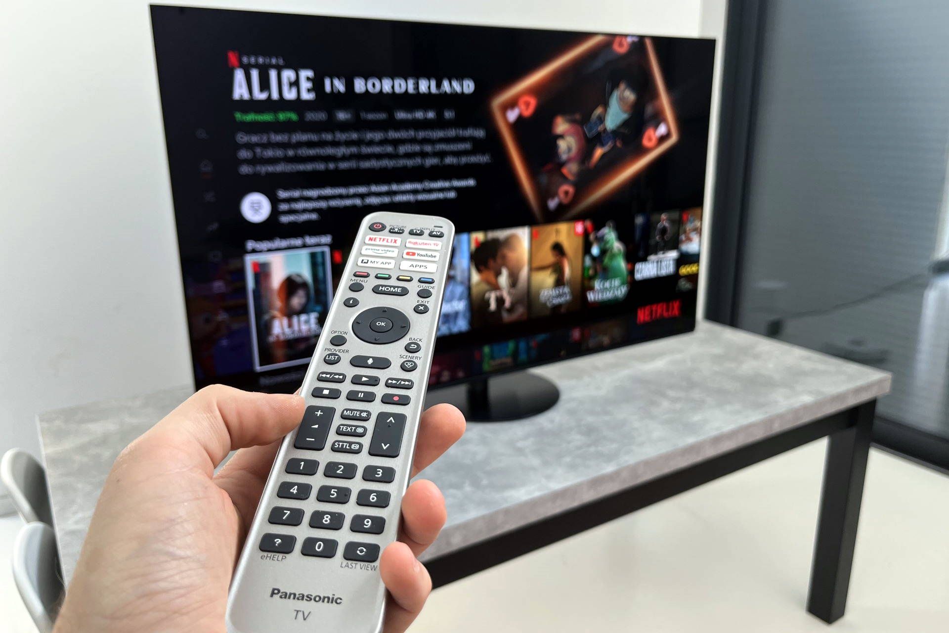Panasonic TX-65JZ1500 - pilot i tv