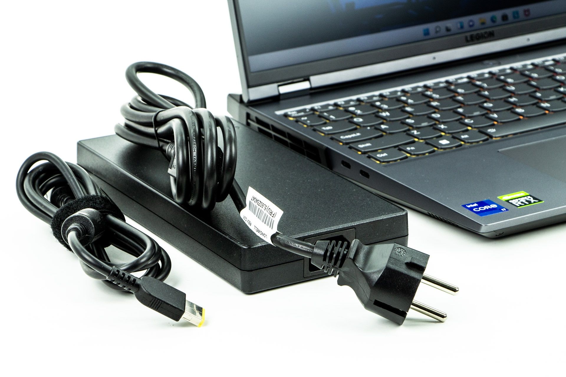 Lenovo Legion 5 Pro - laptop z zasilaczem
