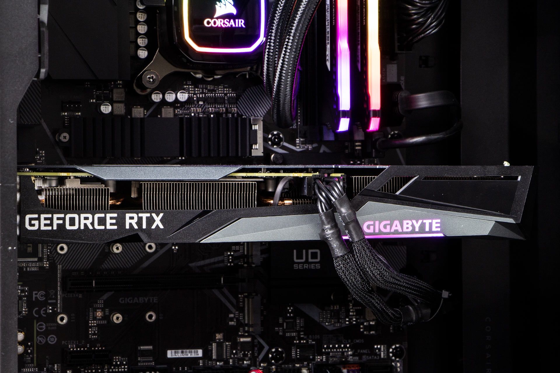 Optimus E-Sport Extreme GZ590T-CR10 - wnętrze