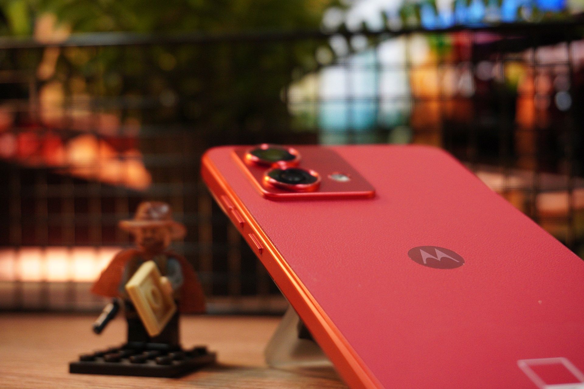 Zdjęcie przedstawia smartfon Motorola G84 5G