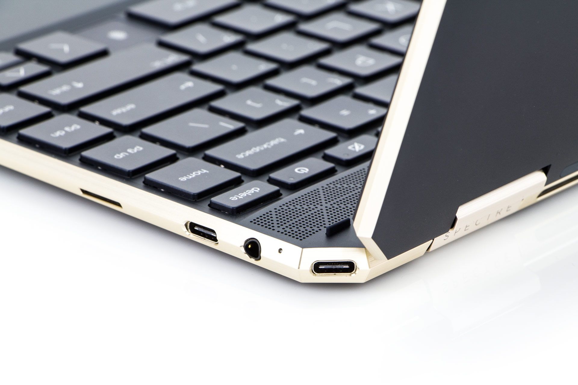 HP Spectre X360 14 - złacza z prawej strony