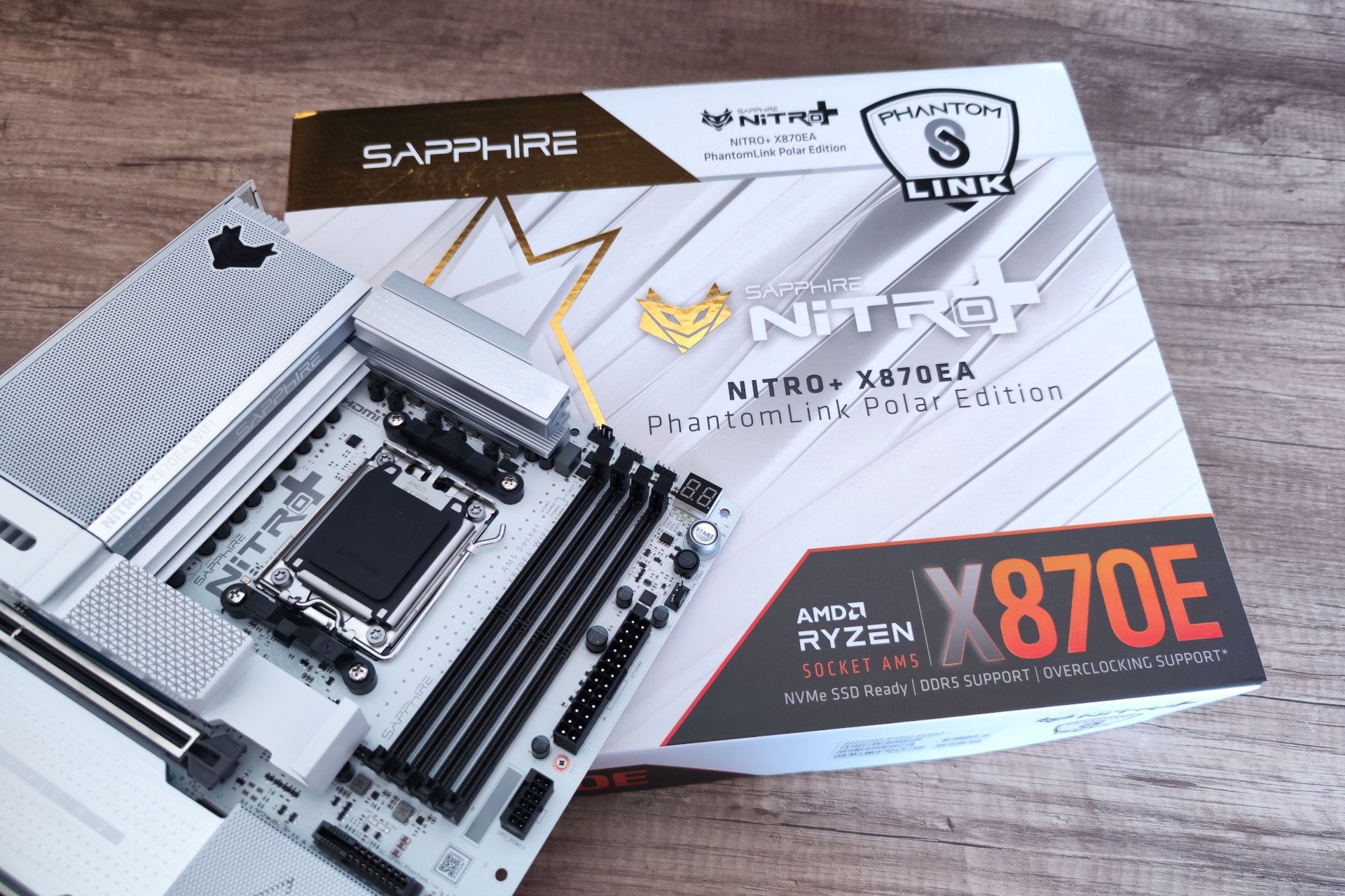 Sapphire Nitro+ X870EA PhantomLink Edition
