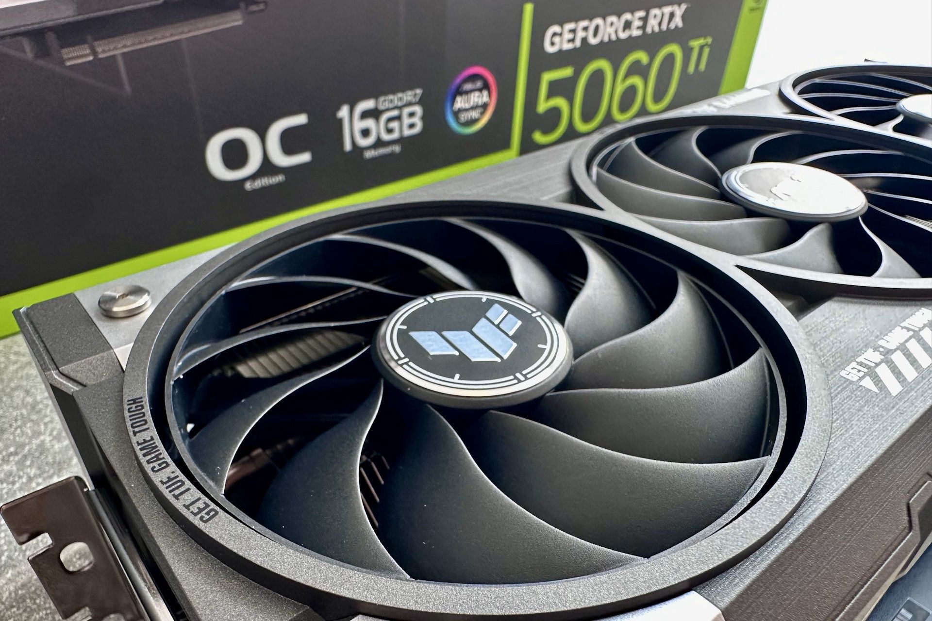 ASUS GeForce RTX 5060 Ti TUF Gaming OC - układ chłodzenia