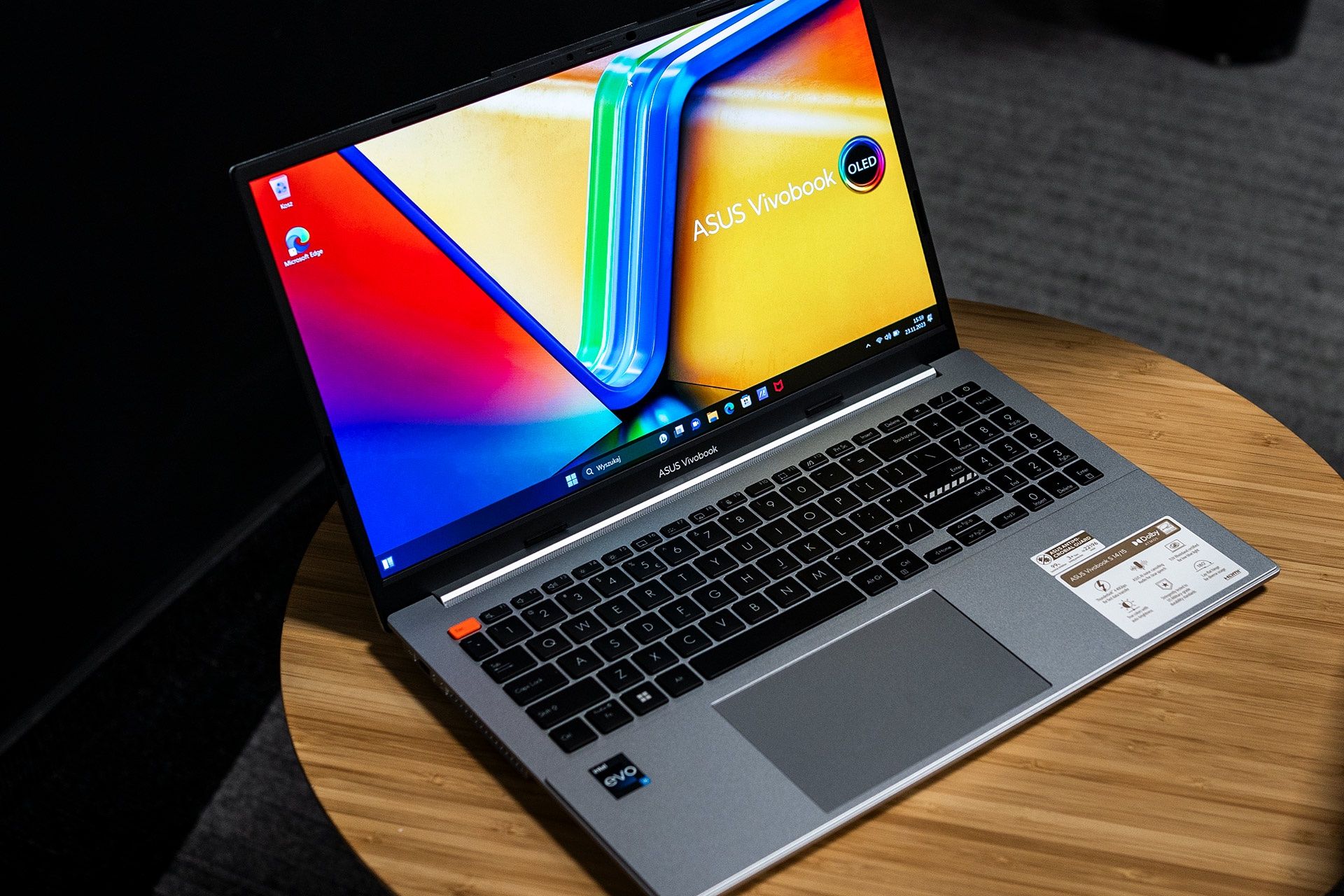 ASUS Vivobook S15 OLED K5504V - z lotu ptaka