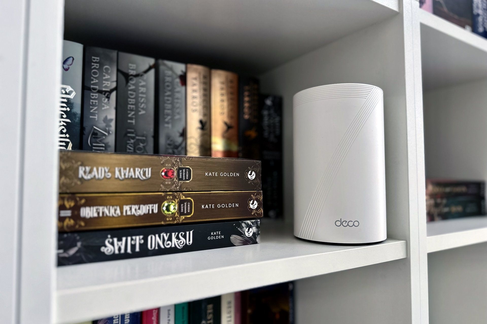TP-Link Deco BE65 - na regale 2