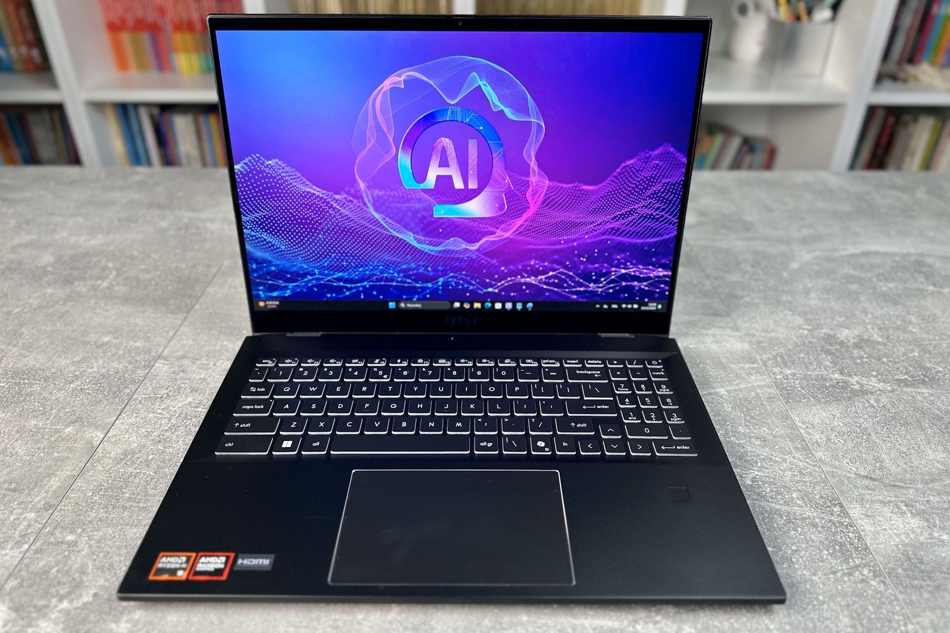 MSI Summit A16 AI+ - matryca IPS