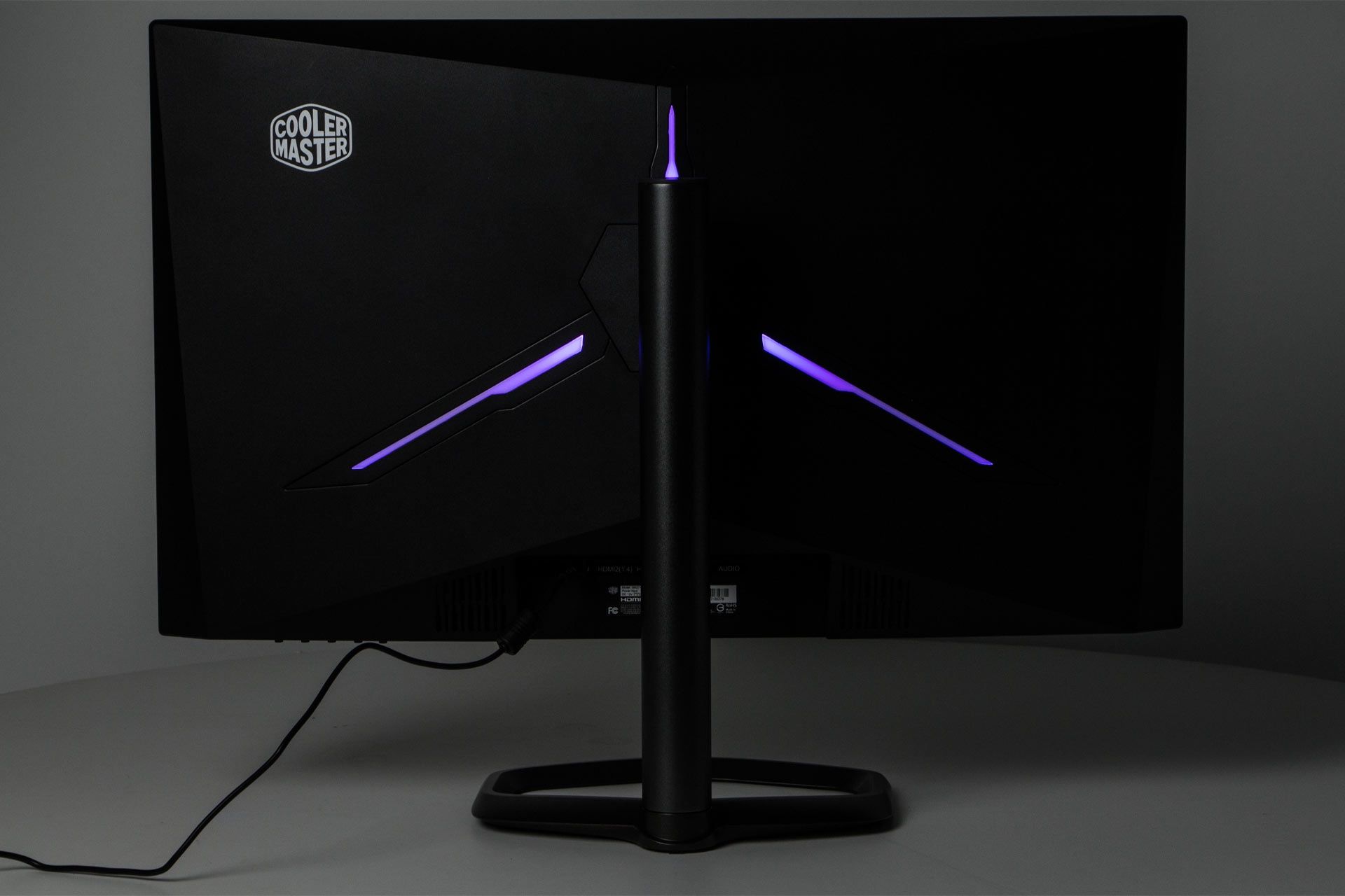 Cooler Master GM27-CF - podświetlenie ozdobne LED