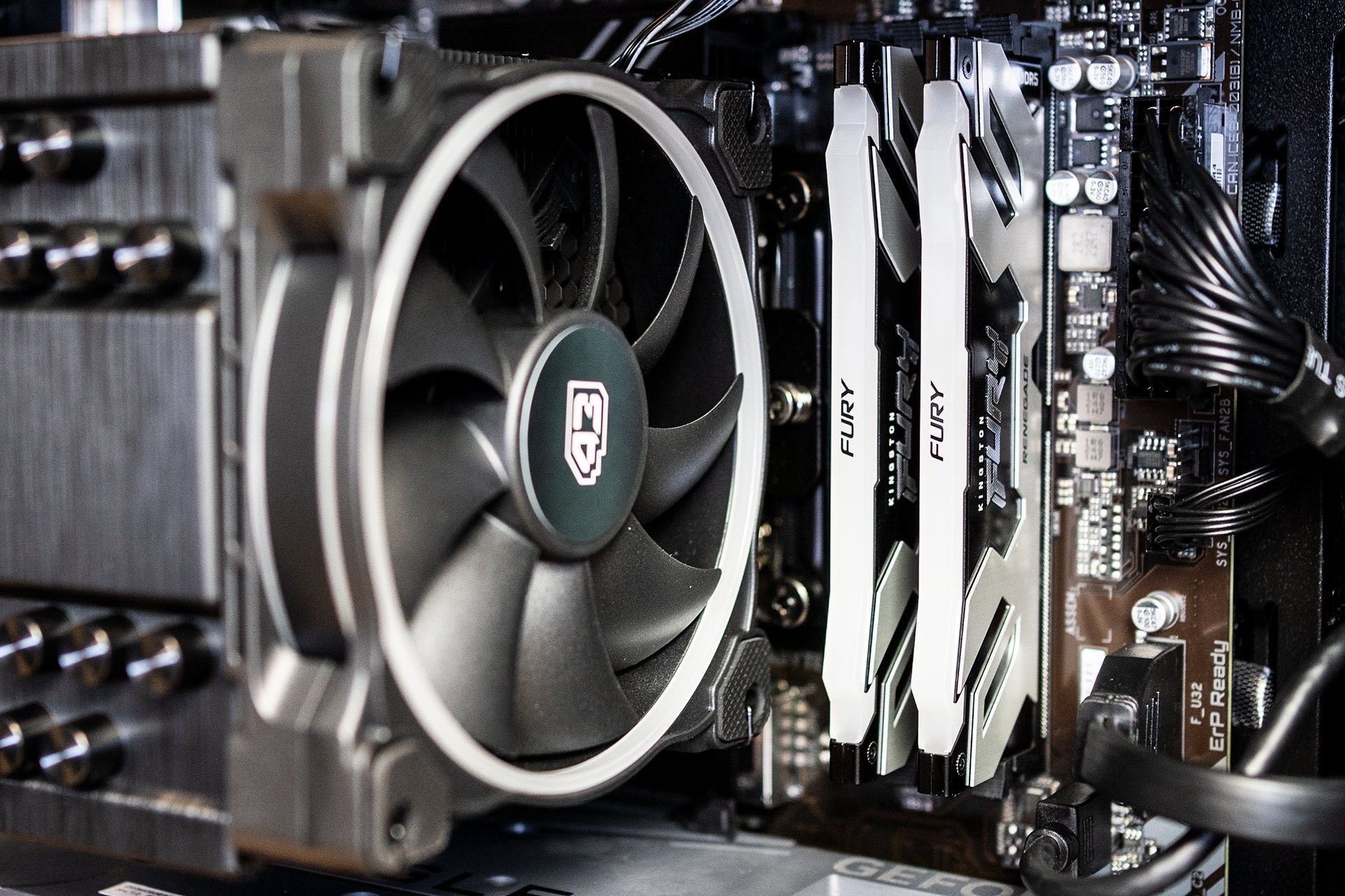 X-Kom G4M3R Hero - chłodzenie cpu i świecący RAM
