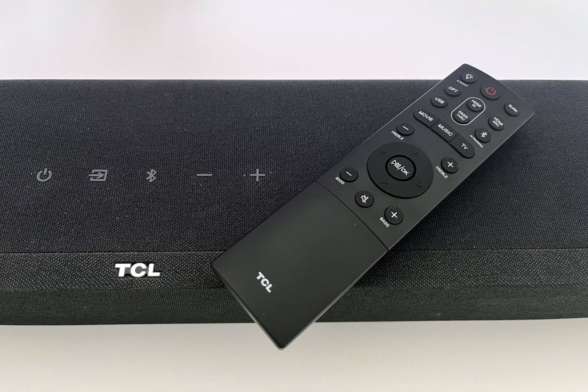TCL TS-8132 - Soundbar z subwooferem - pilot