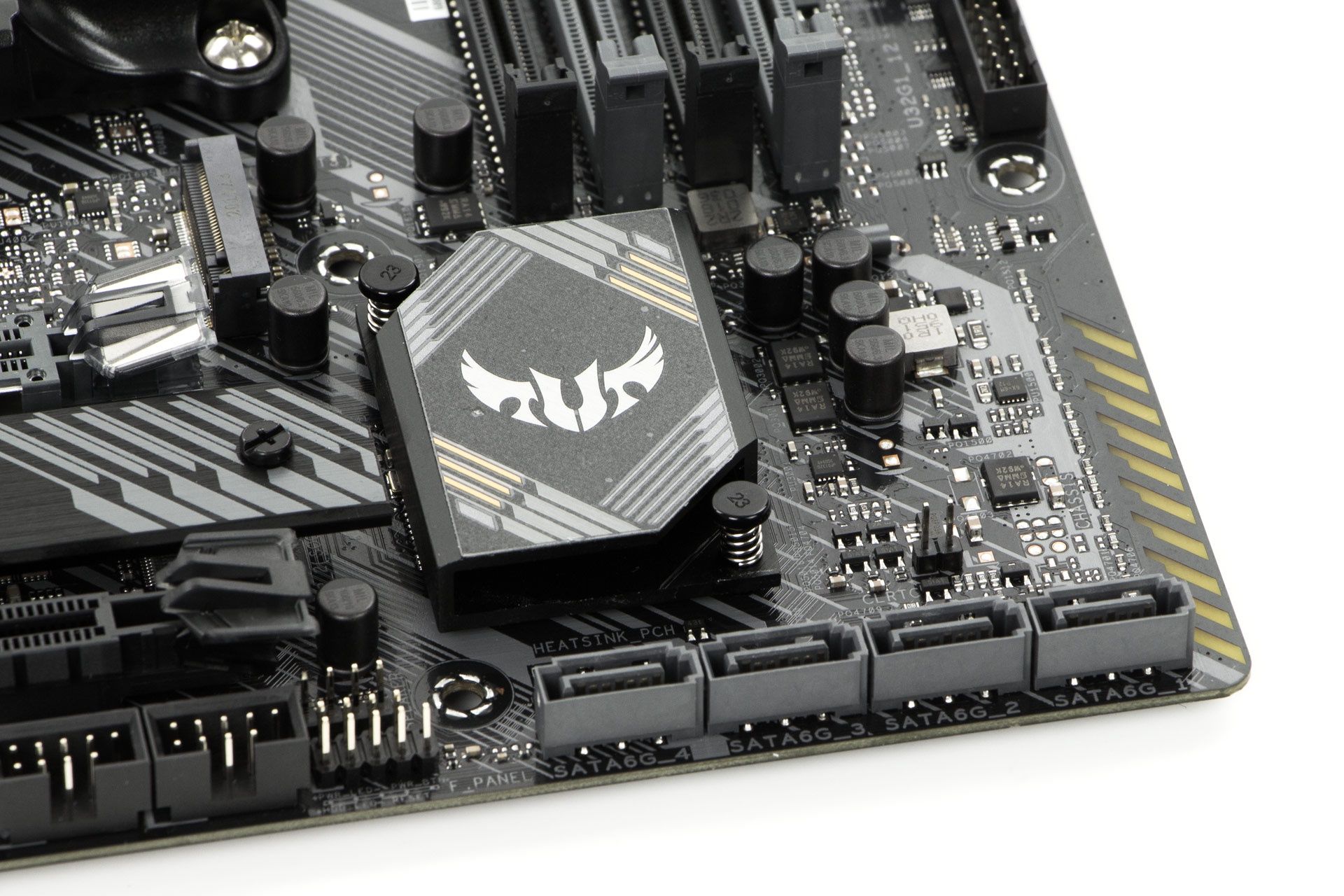 ASUS TUF Gaming B550M-Plus (Wi-Fi) - porty SATA