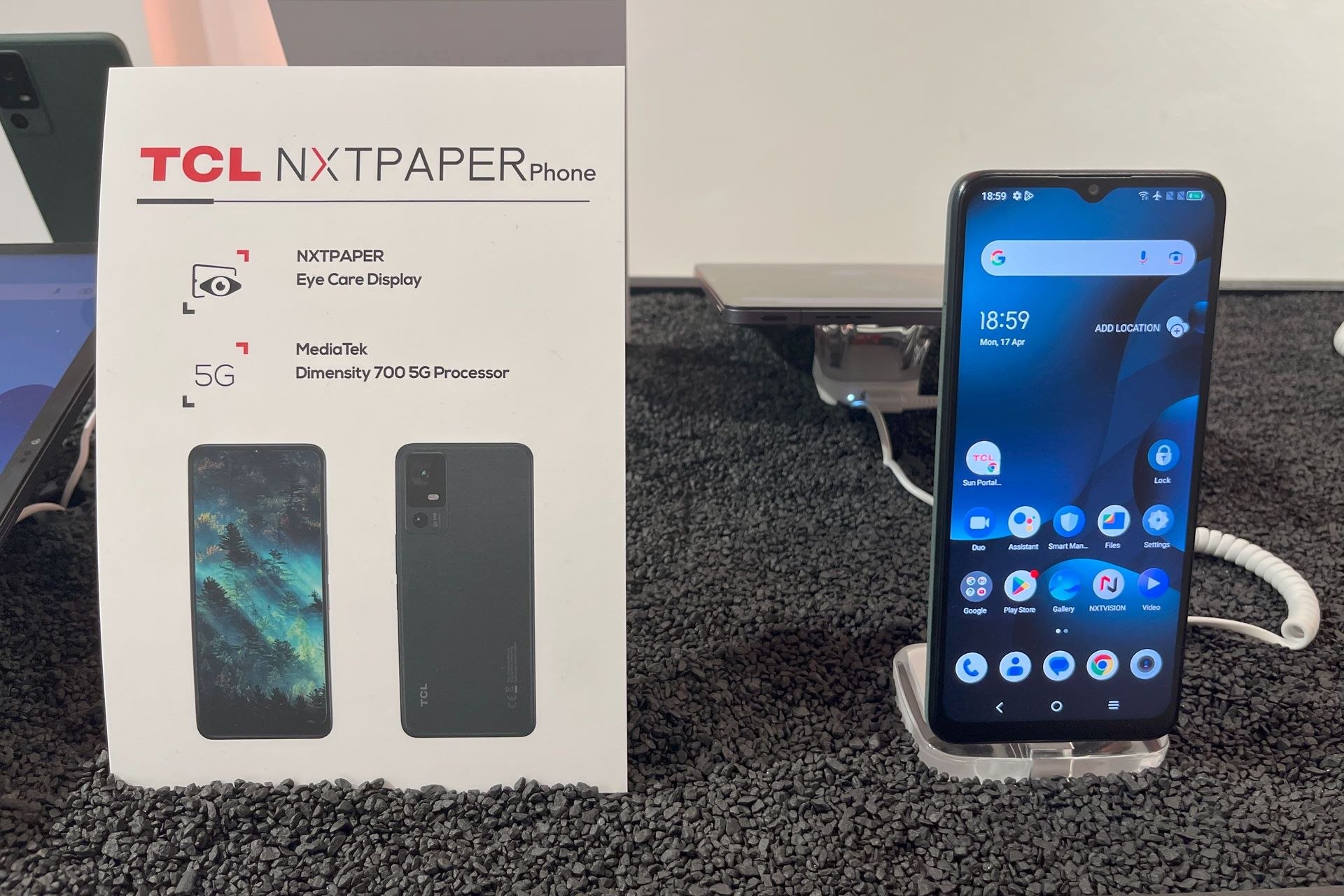 TCL Mediolan 2023 - telefon NXTPaper