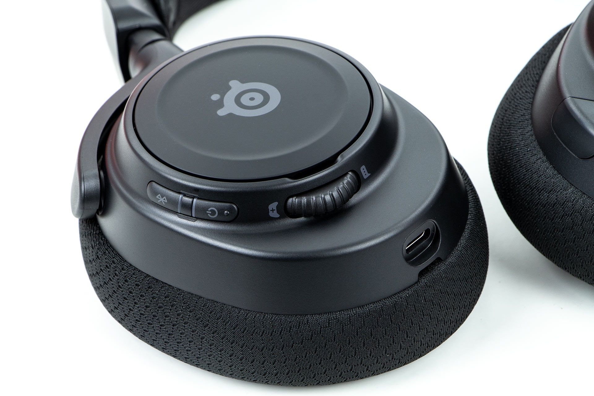 SteelSeries Arctis Nova 7