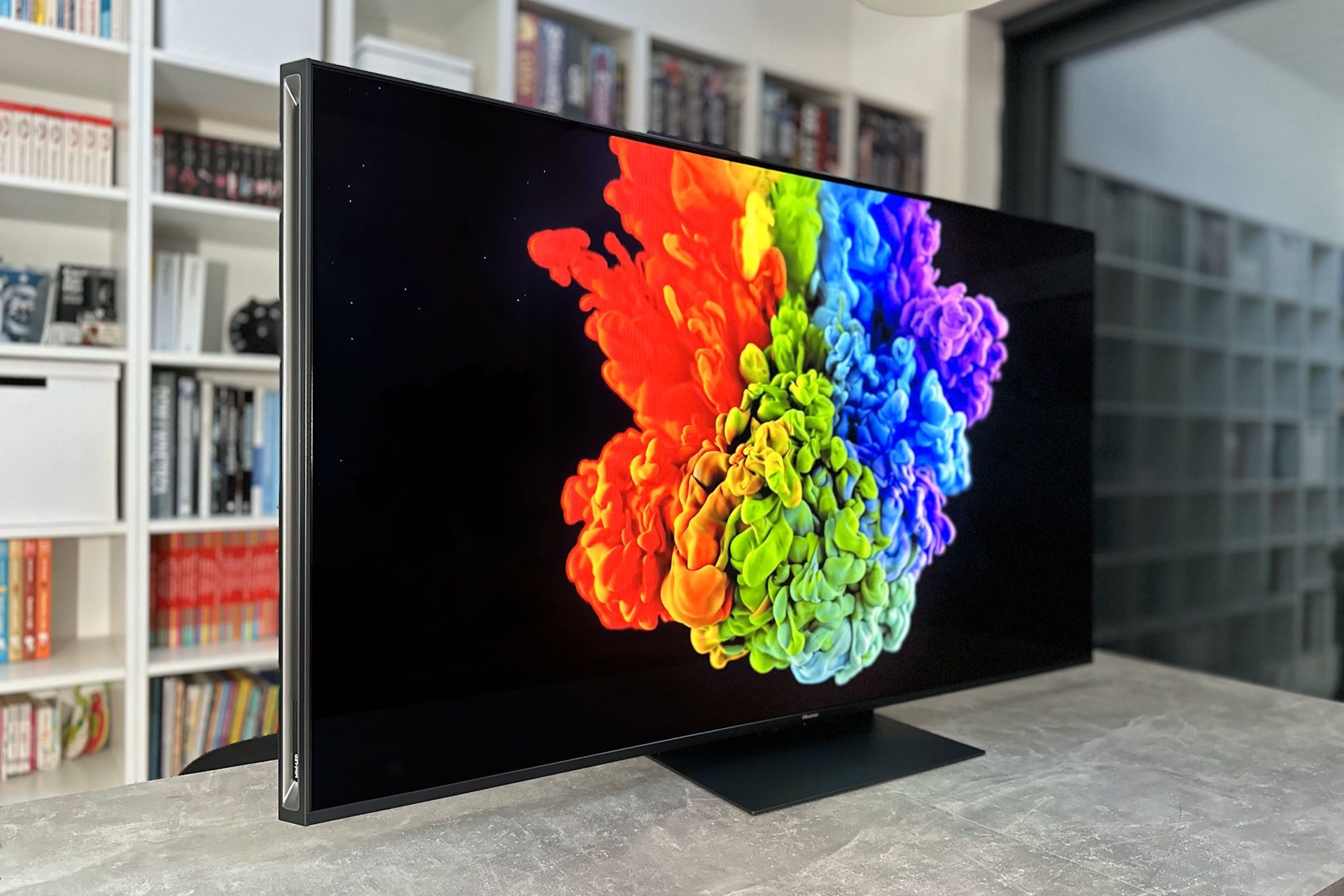 Hisense ULEX X 65UXKQ - soczyste kolorki oraz idealny kontrast