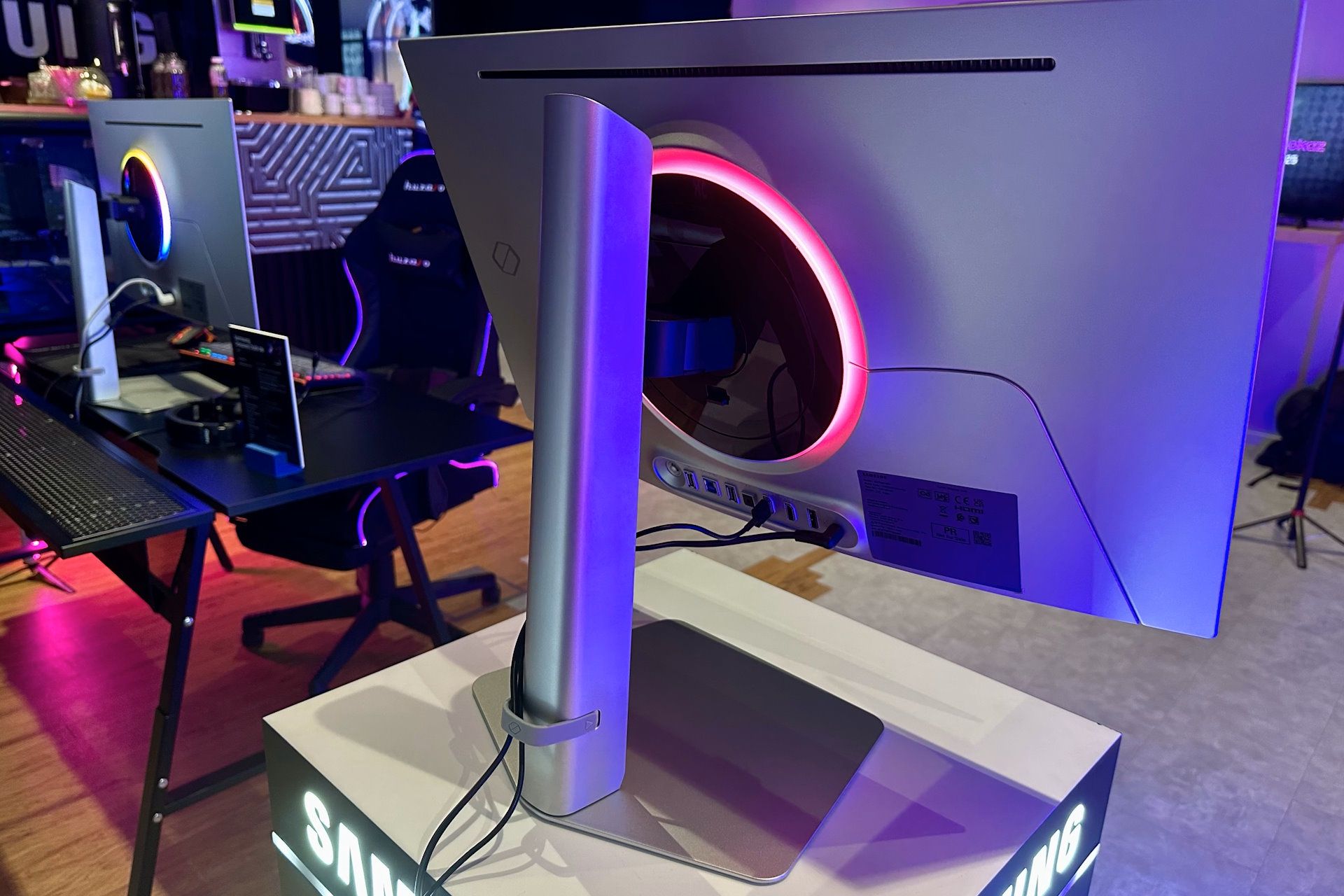 Samsung Odyssey OLED G8F