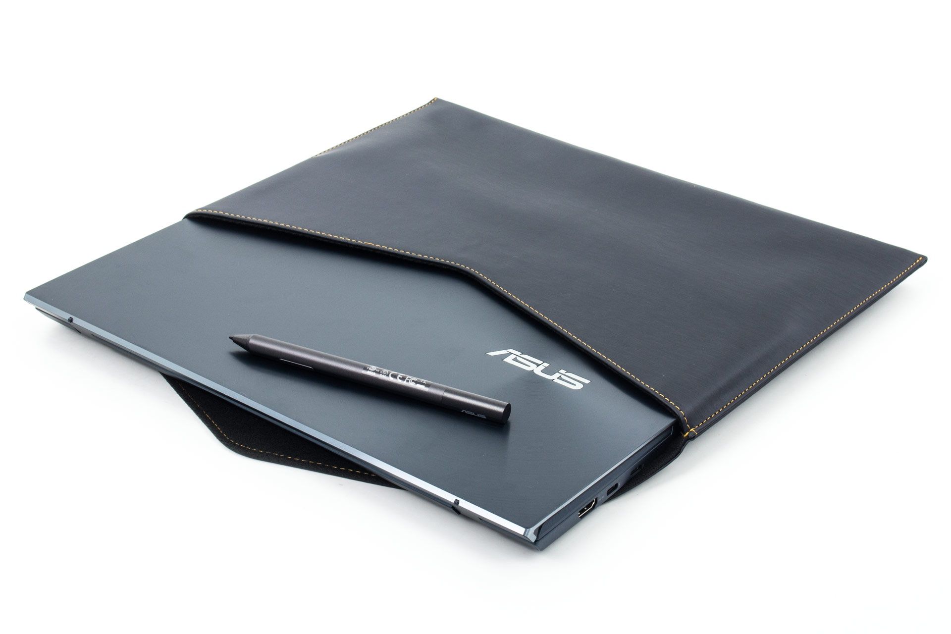 ASUS ZenBook Duo UX482E - futerał i stylus