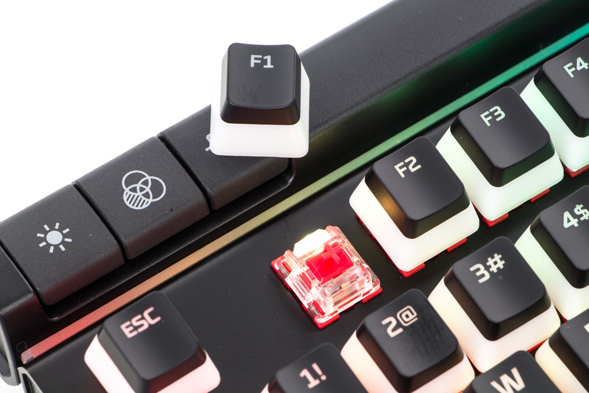 HyperX Alloy Elite 2 - czerwone przełączniki HyperX Red