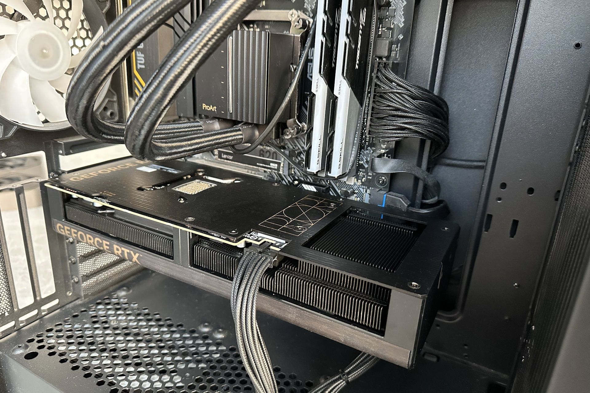 ASUS GeForce RTX 5080 ProArt OC Edition - w PC