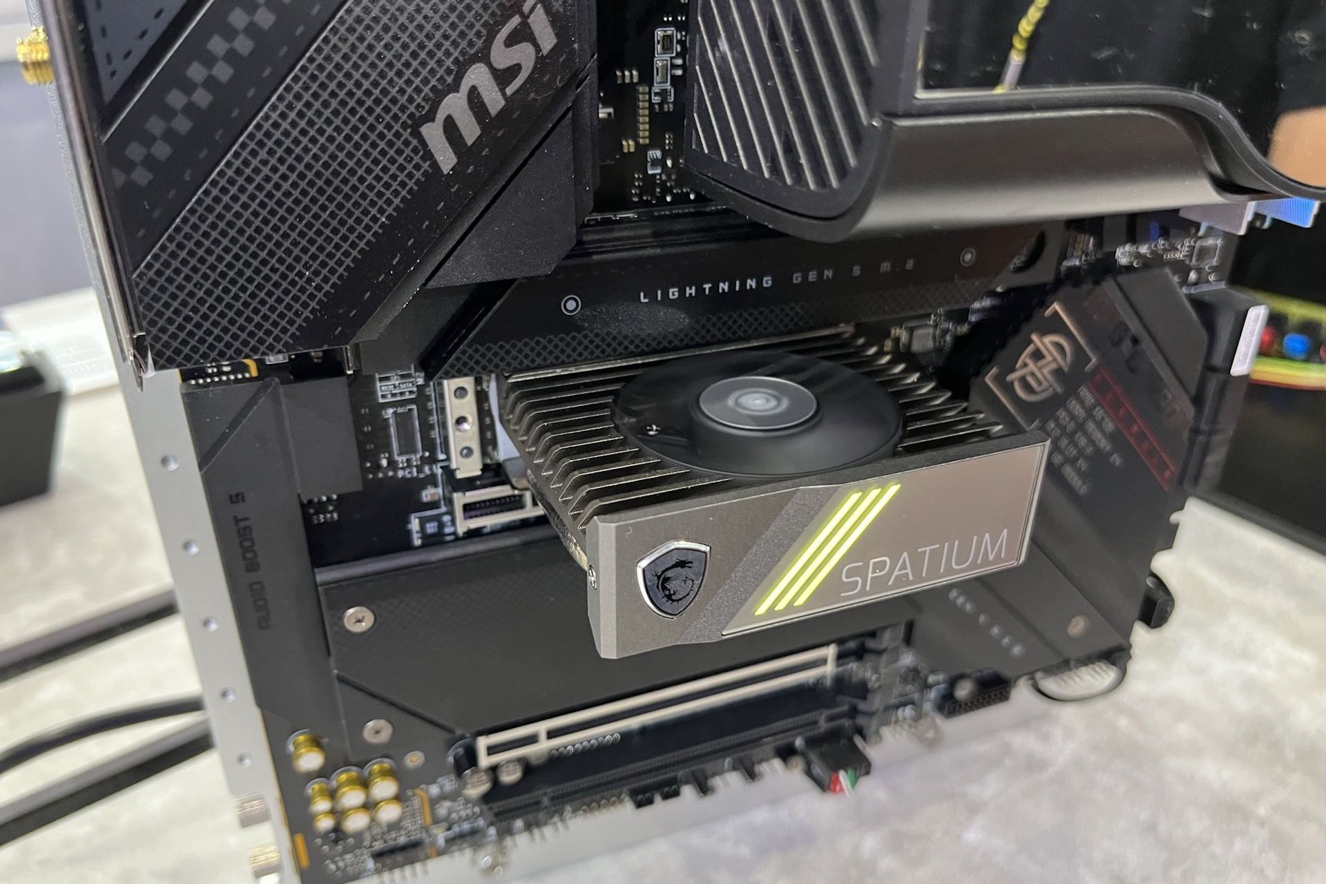 MSI na Computex 2023 - MSI Spatium M570 PRO w płycie głównej.