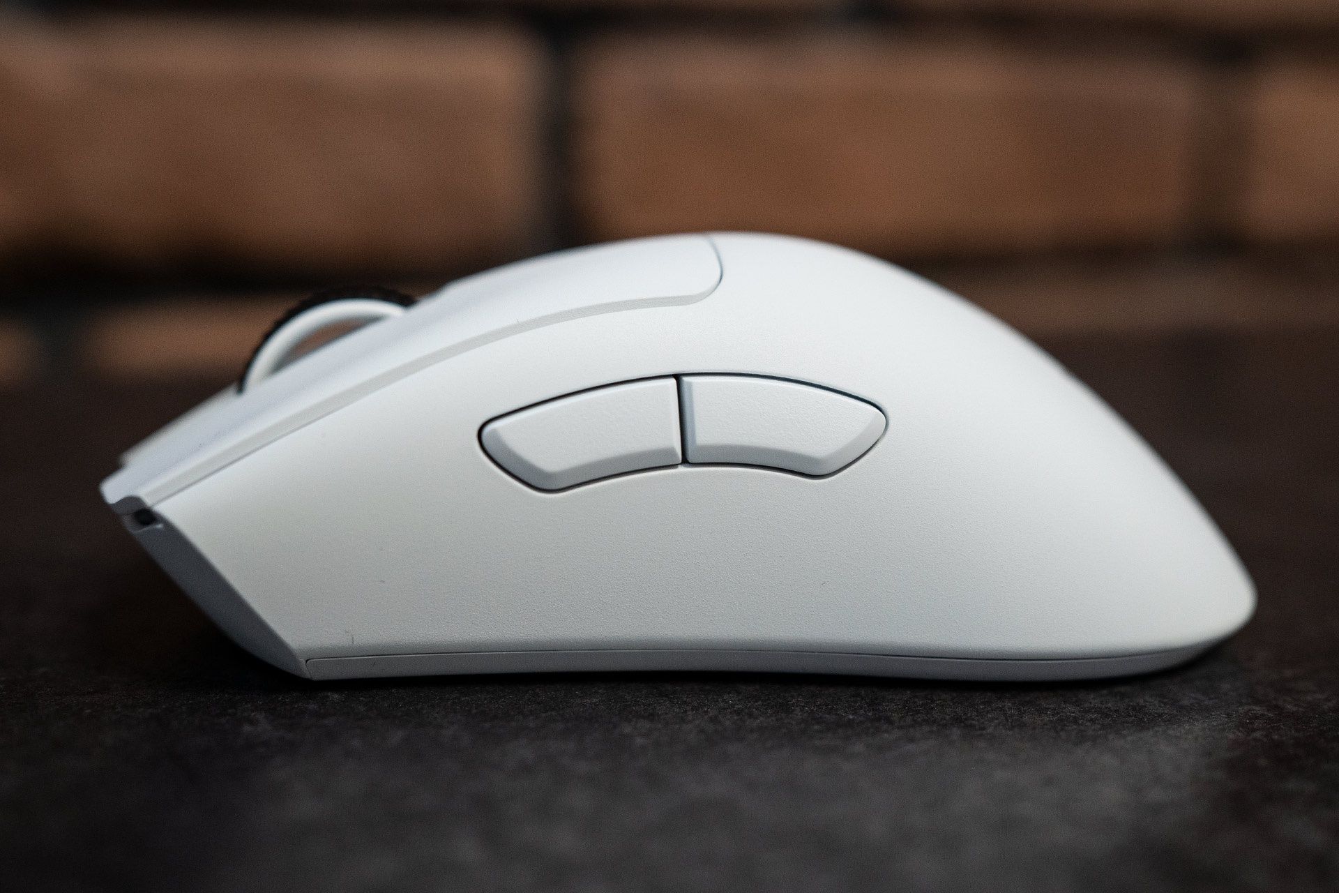 Razer DeathAdder V3 Pro - boczne przyciski