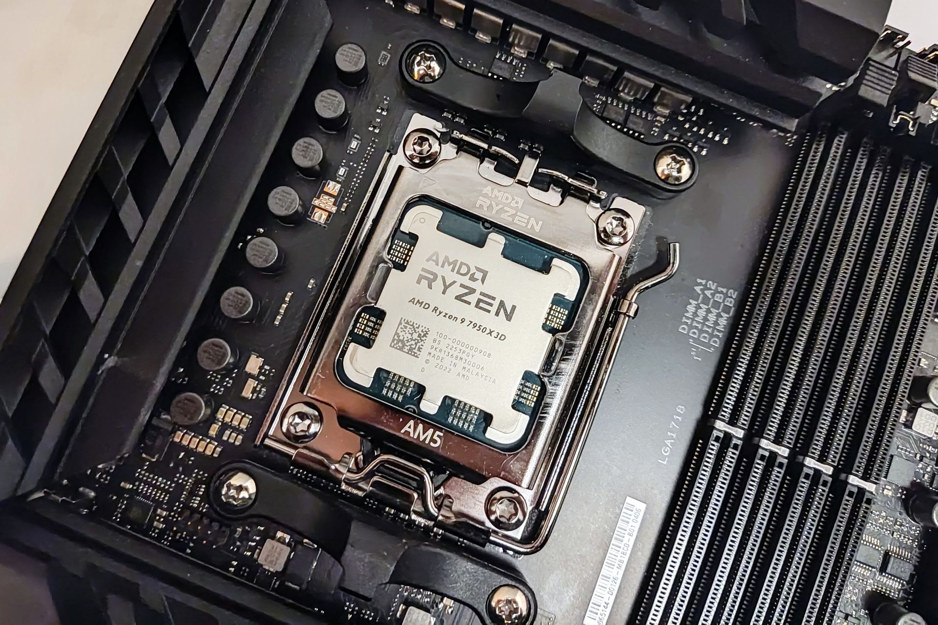 AMD Ryzen 9 7950X3D