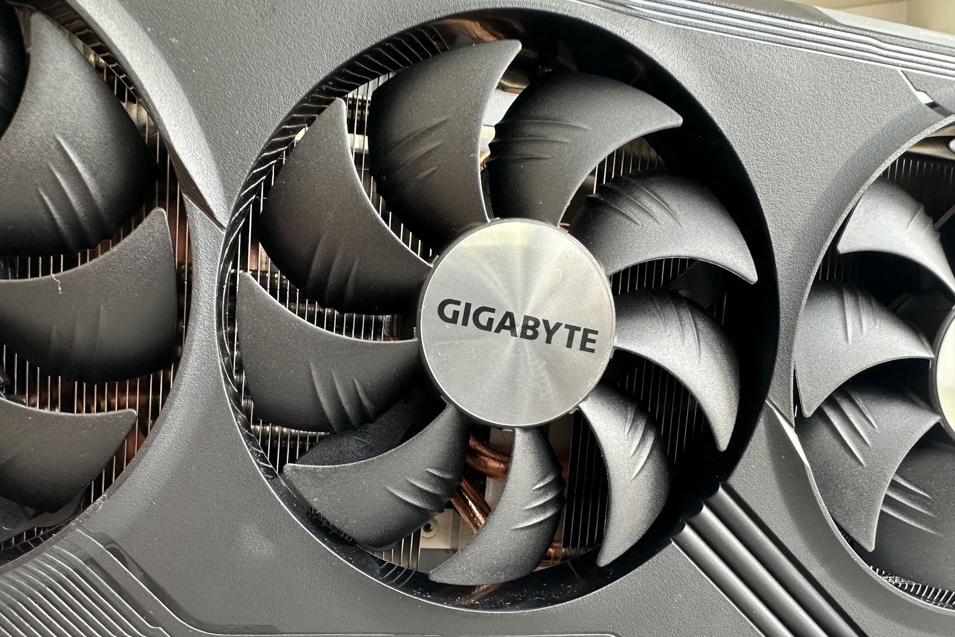 Gigabyte Radeon RX 7900 GRE Gaming OC - wentylator