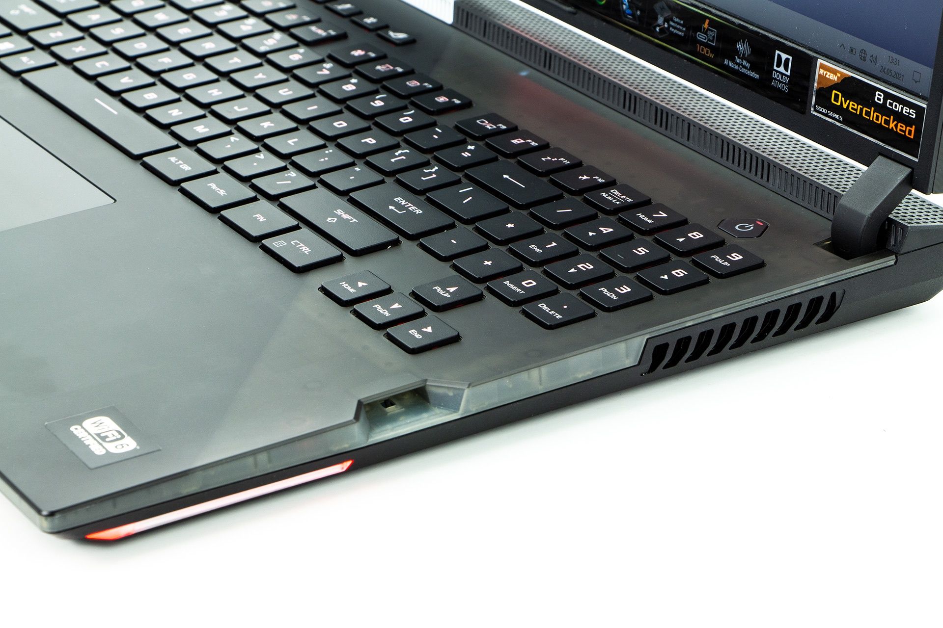 ASUS ROG Strix SCAR 17 G733QS-HG156T - porty z prawej