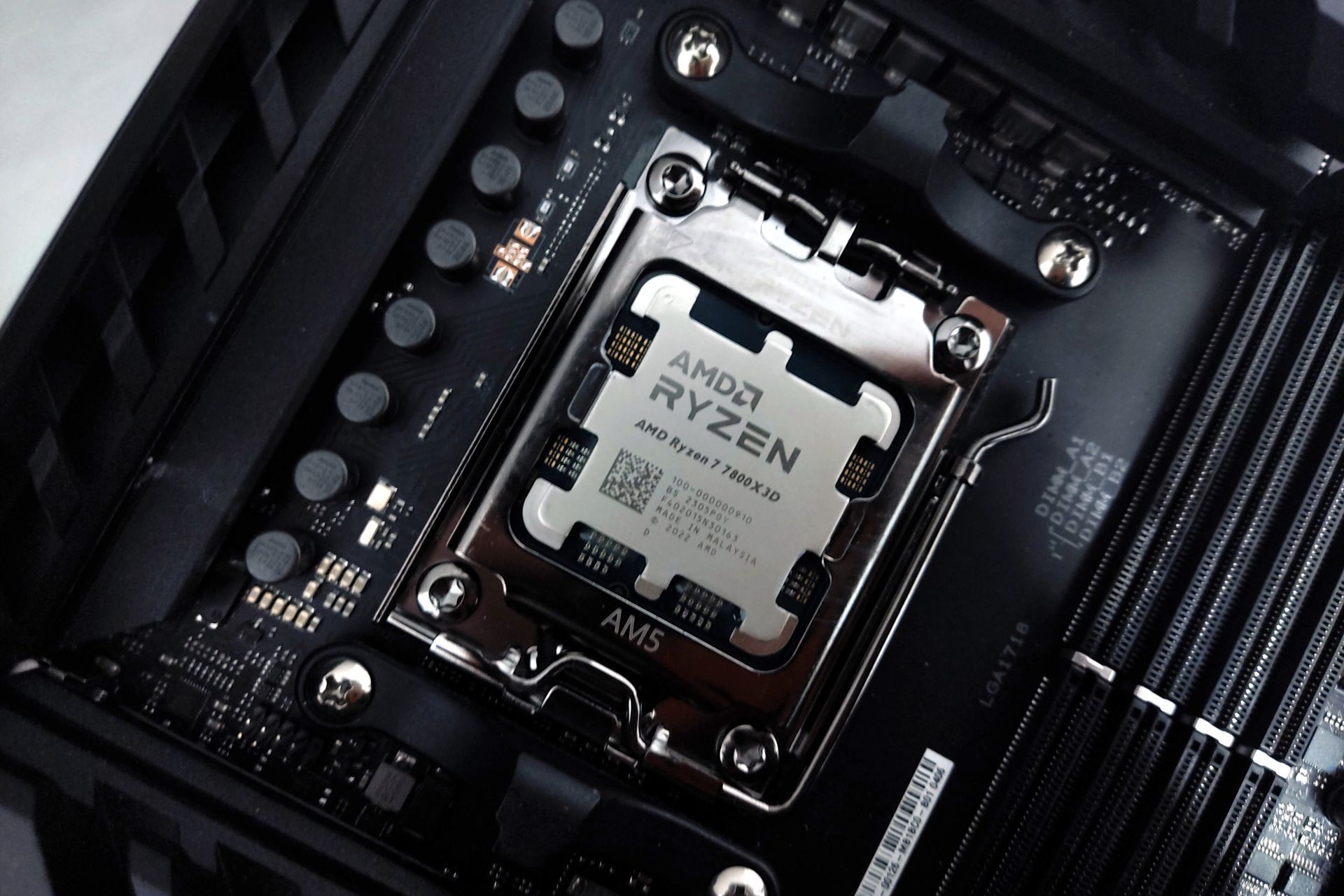 AMD Ryzen 7 7800X3D