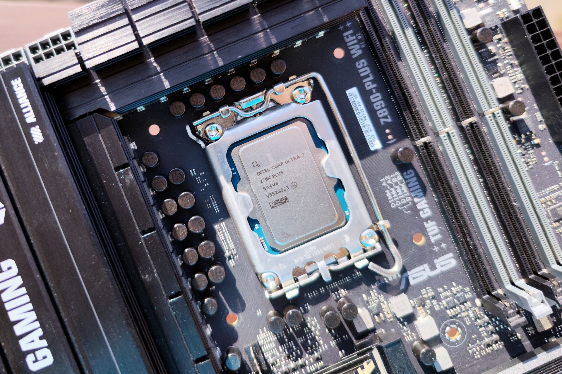 Intel Core Ultra 7 270K Plus