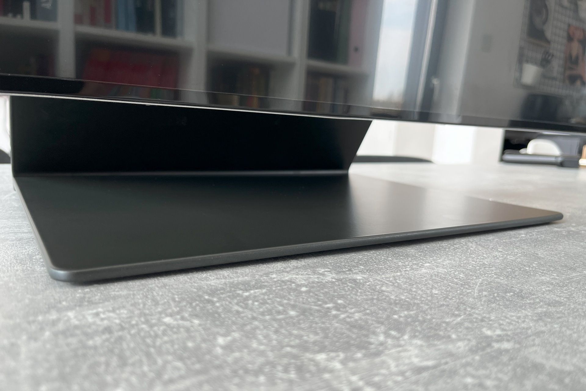 Samsung QN800C - podstawa