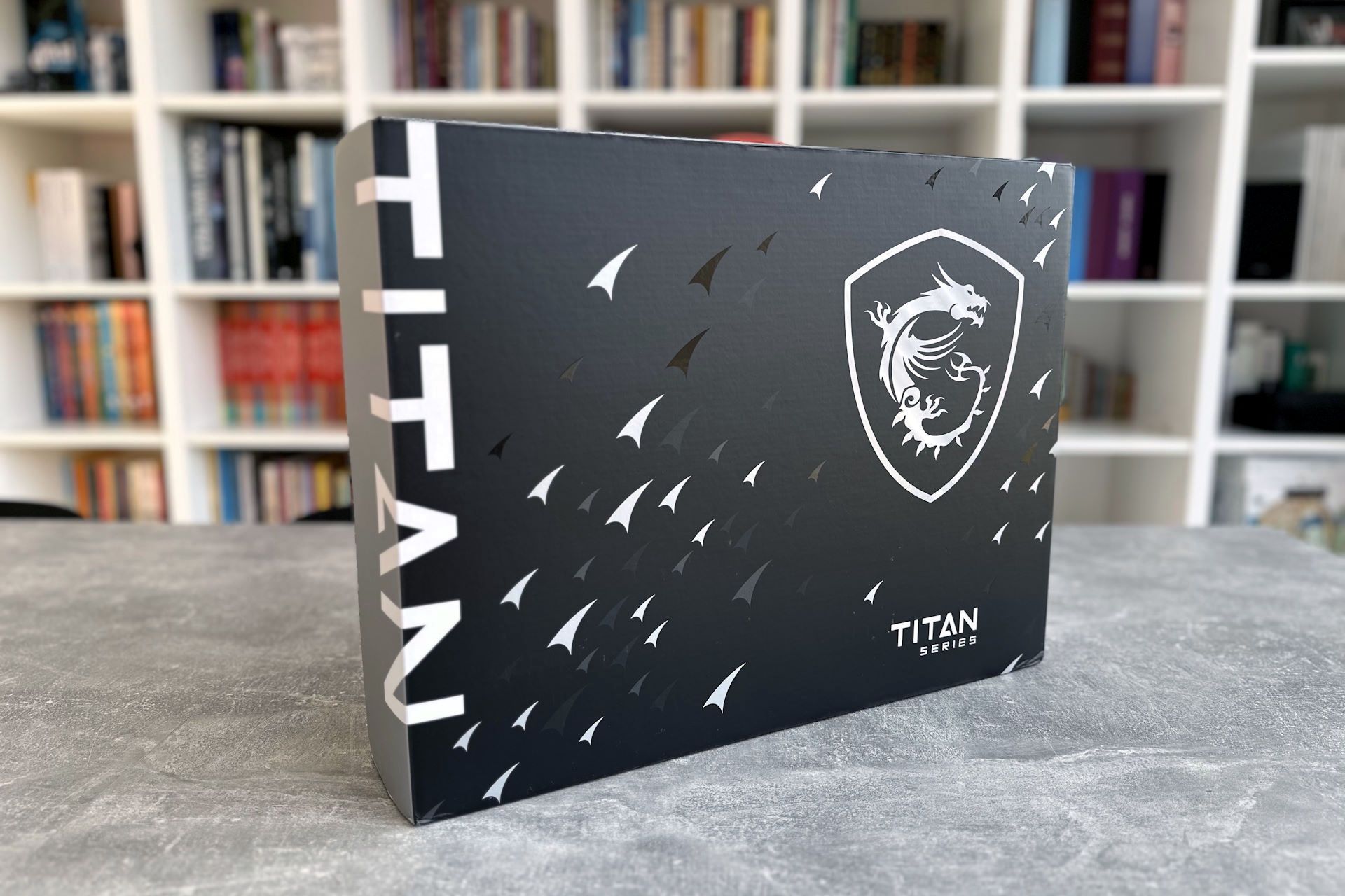 MSI Titan 18 HX A14V - opakowanie