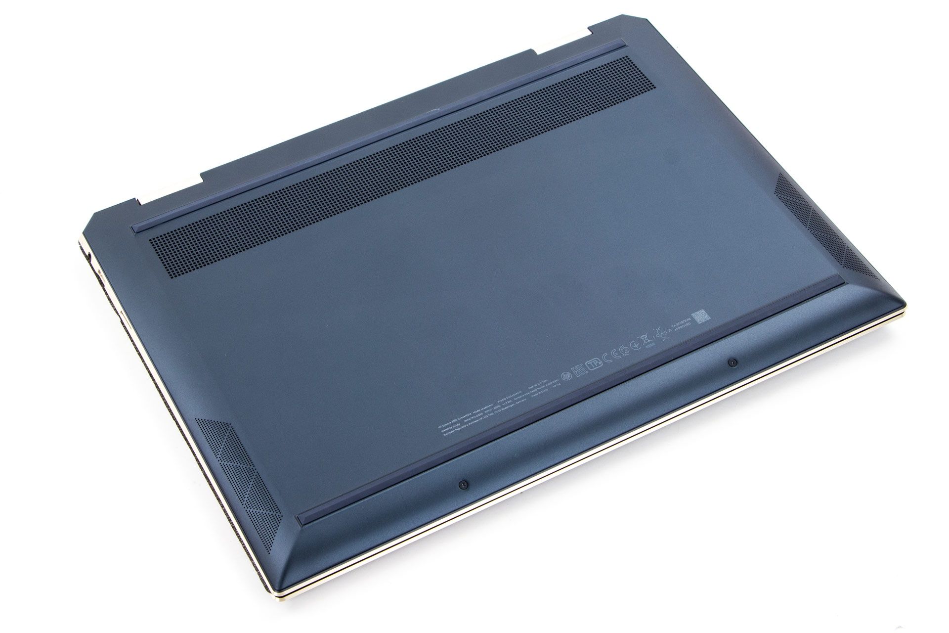 HP Spectre X360 14 - od spodu
