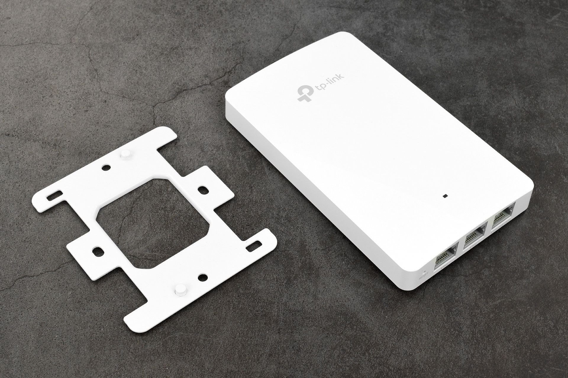 TP-Link OMADA EAP615-Wall - zawartość zestawu