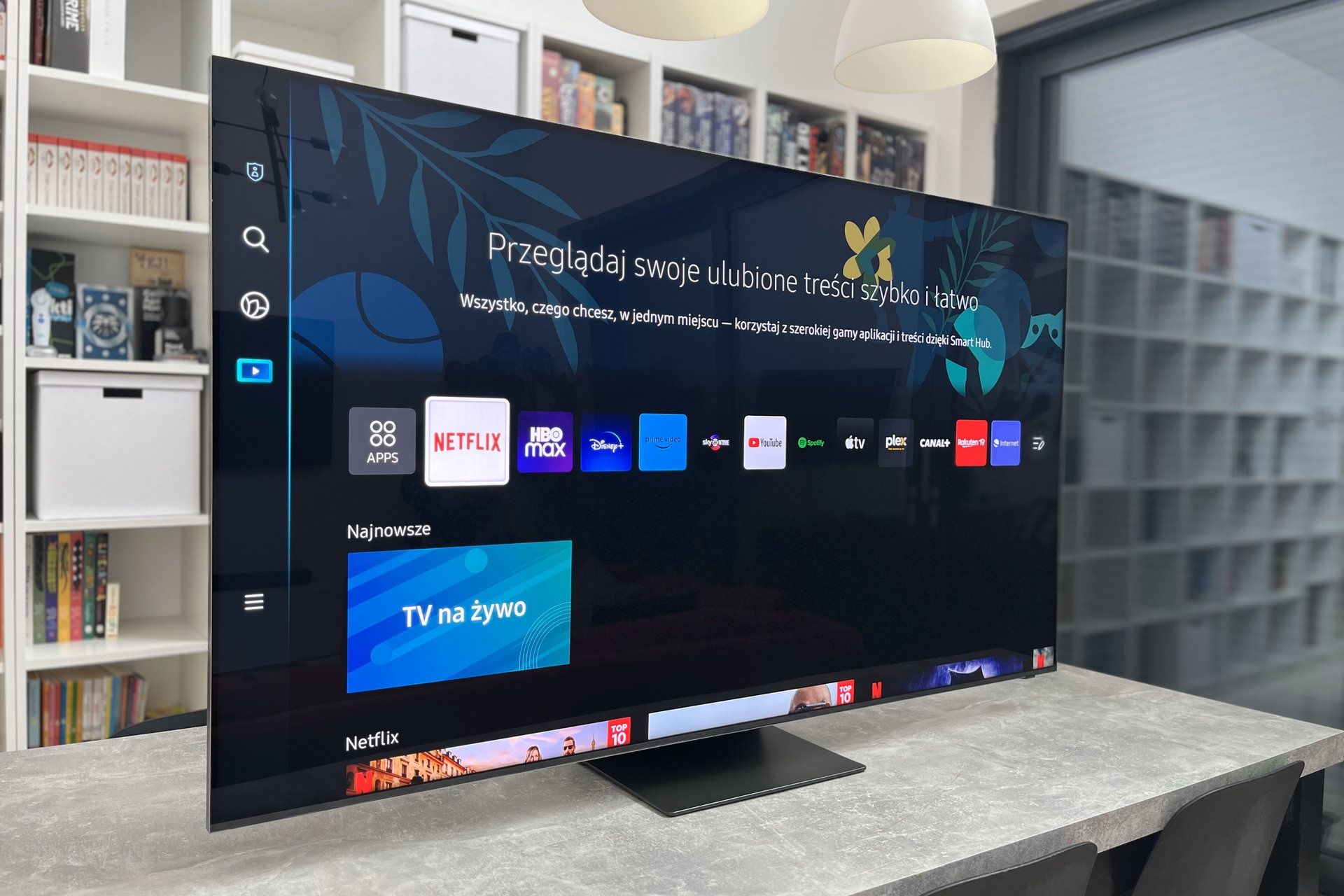 Samsung QN800C - z profilu
