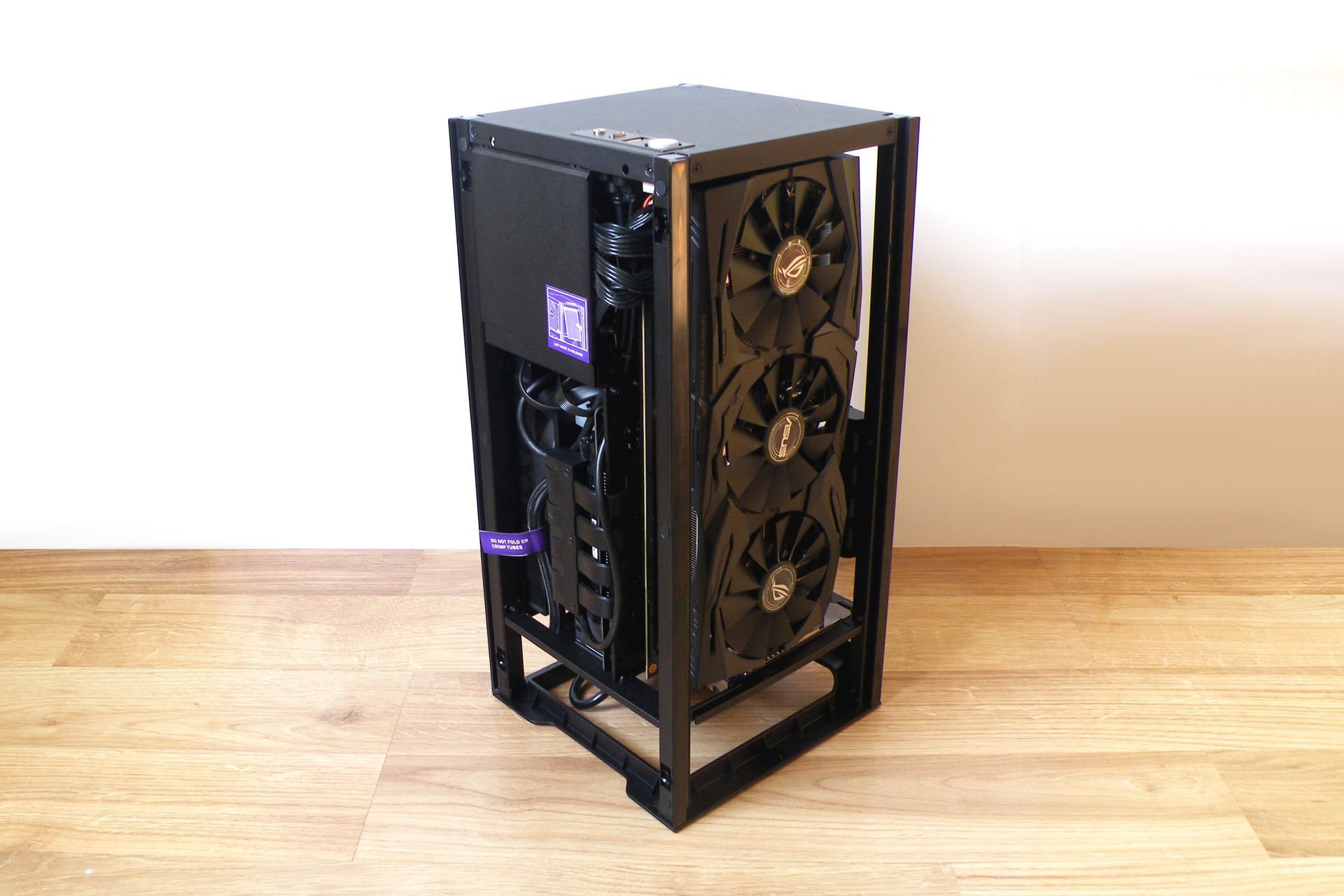 NZXT H1 - składanie komputera