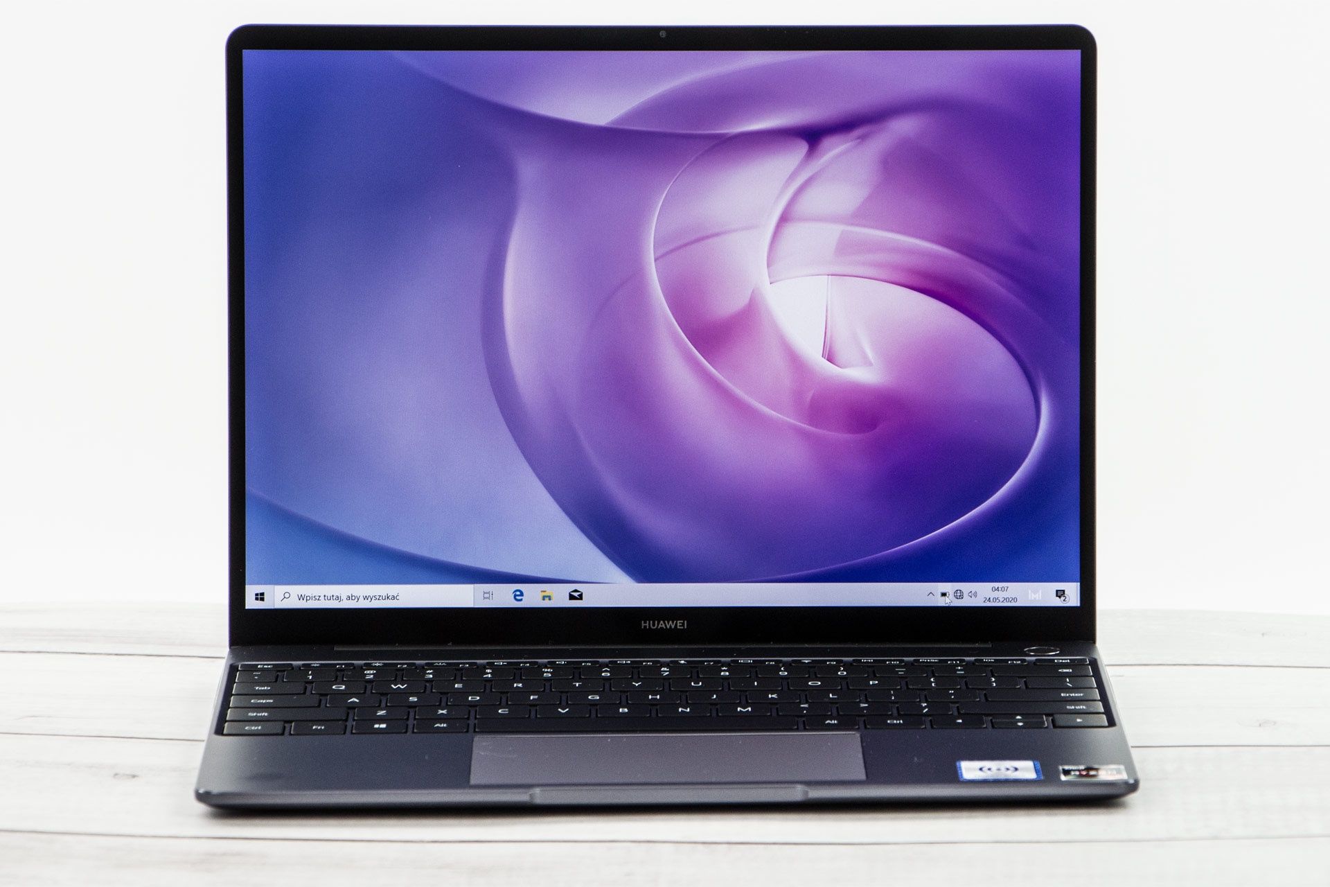 Huawei MateBook 13 z AMD Ryzen widok od przodu